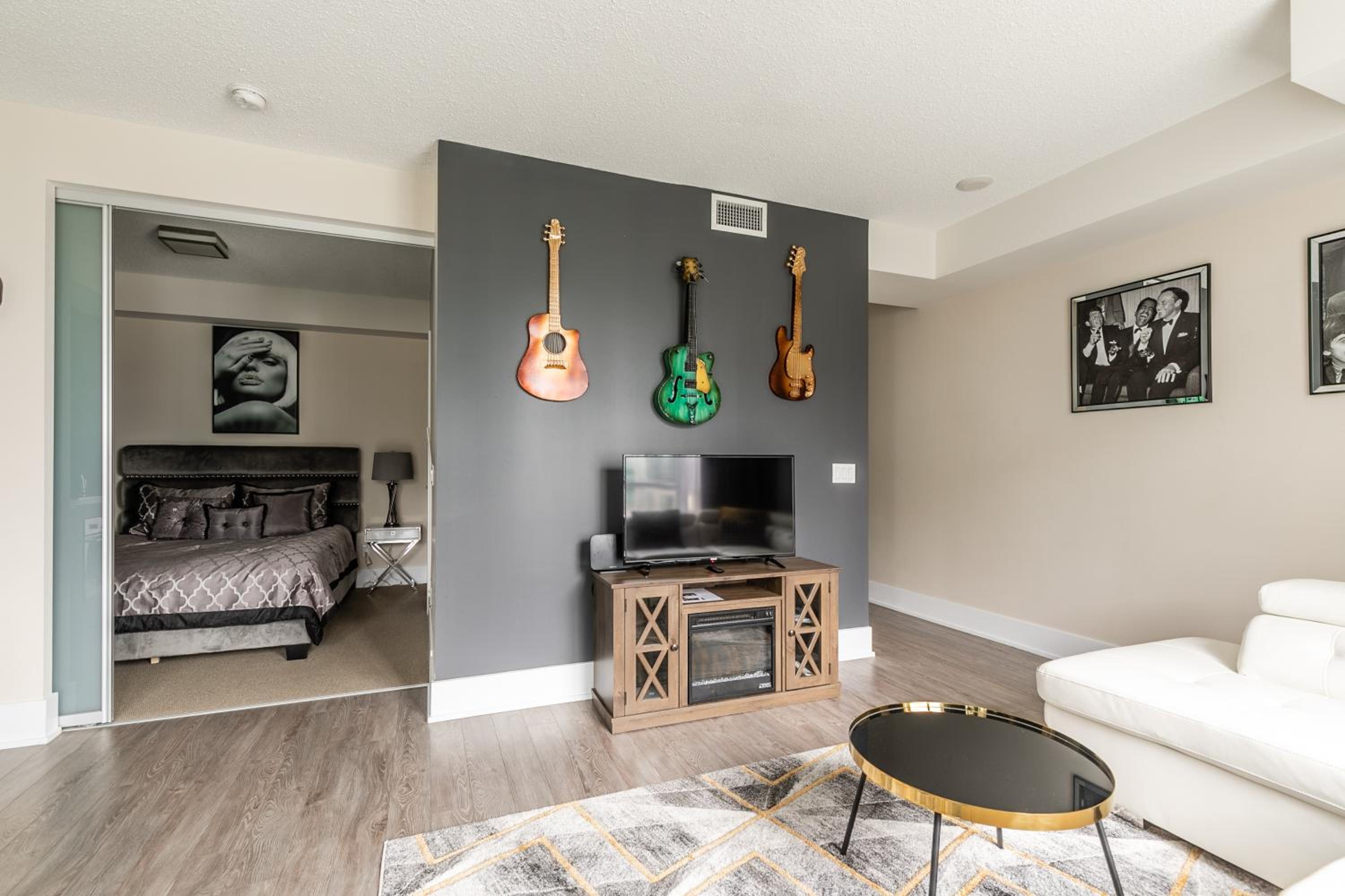 Modern 1 Bedroom Condo Front Street Downtown Toronto