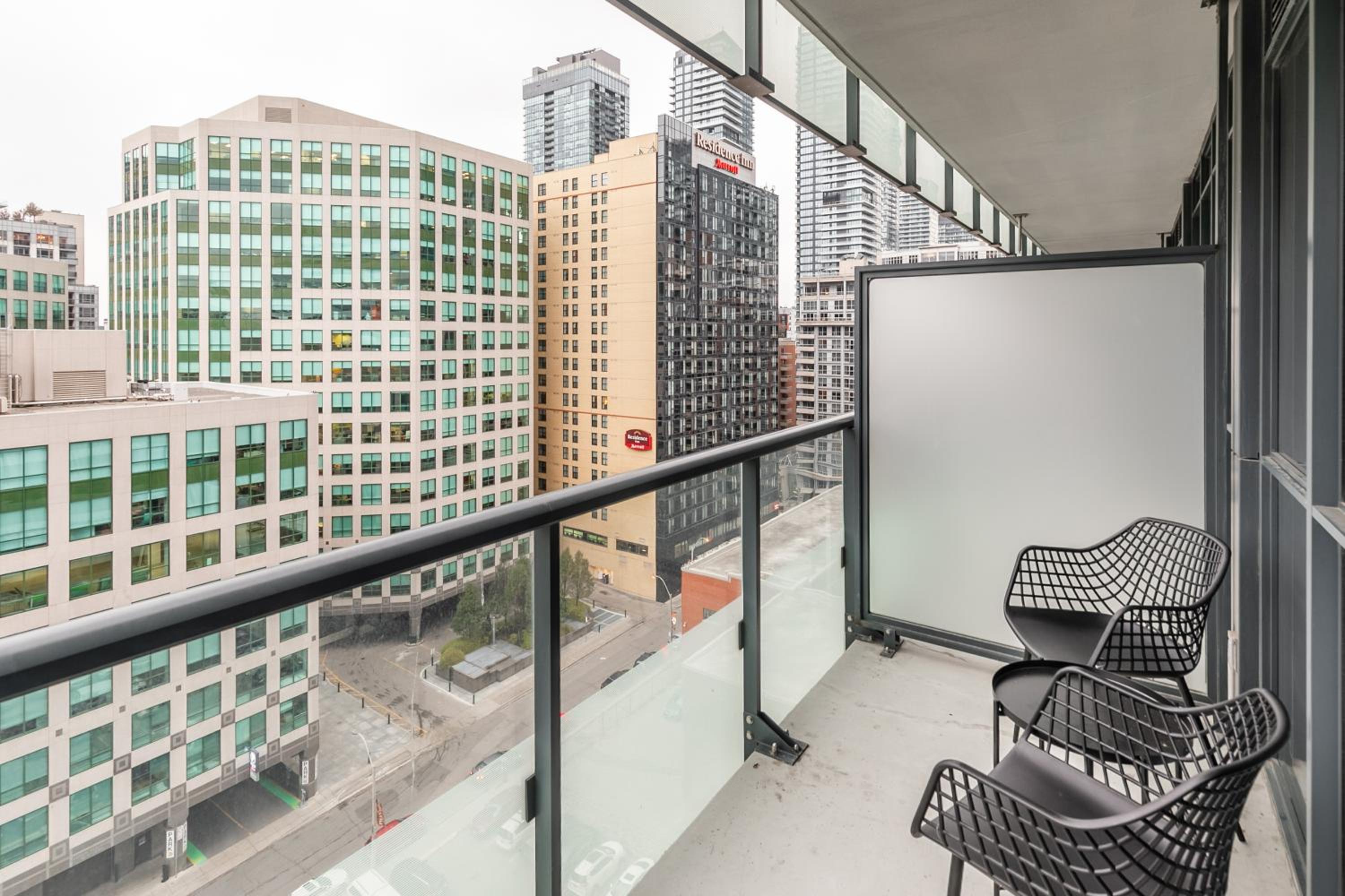 Modern 1 Bedroom Condo Front Street Downtown Toronto