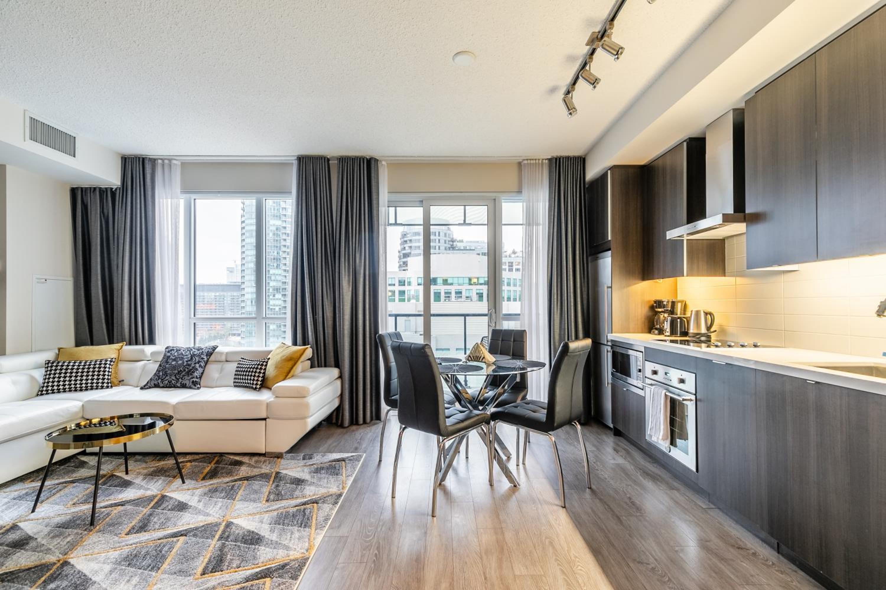 Modern 1 Bedroom Condo Front Street Downtown Toronto