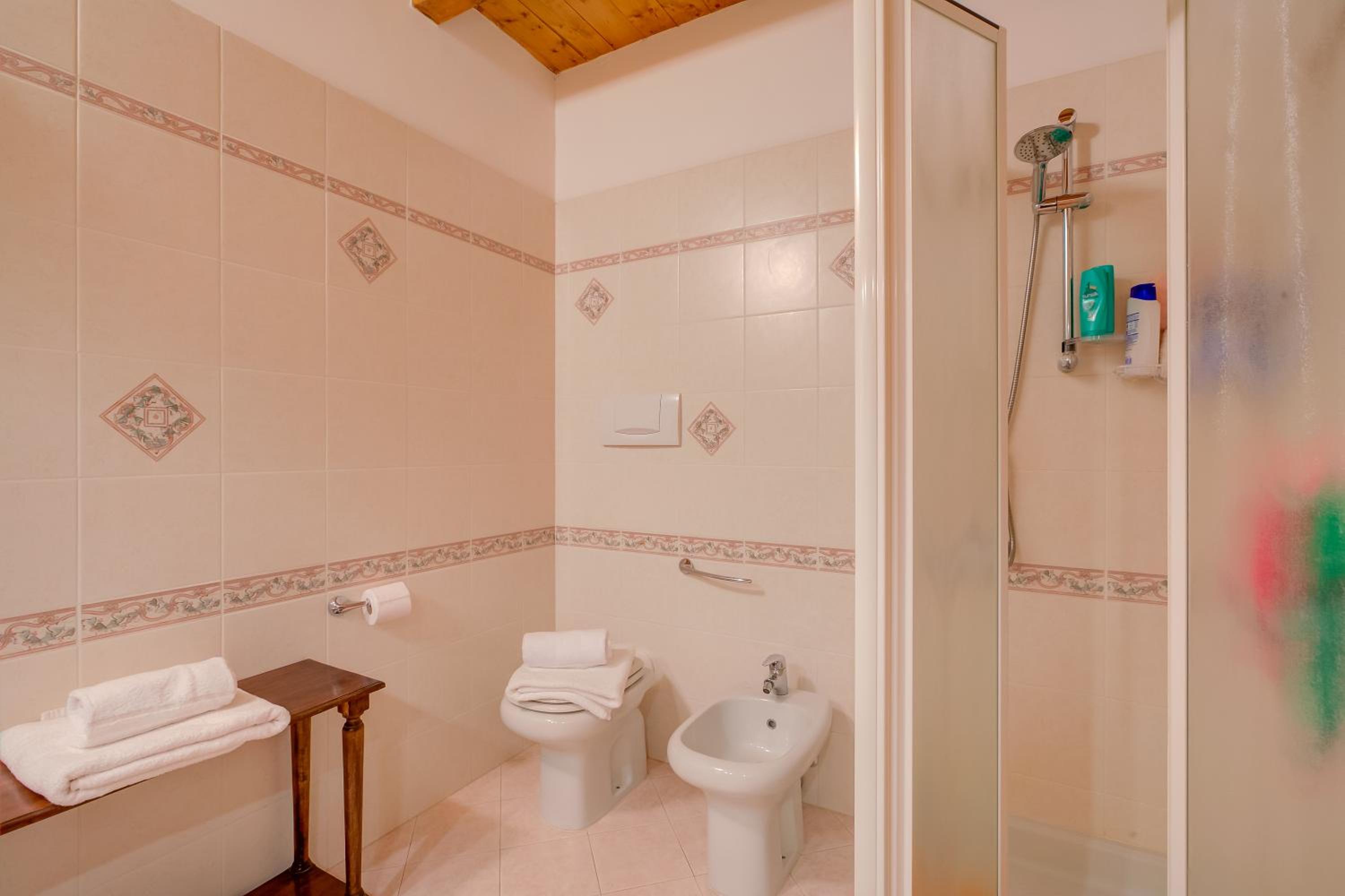The Green Emerald Family Retreat - Happy Rentals