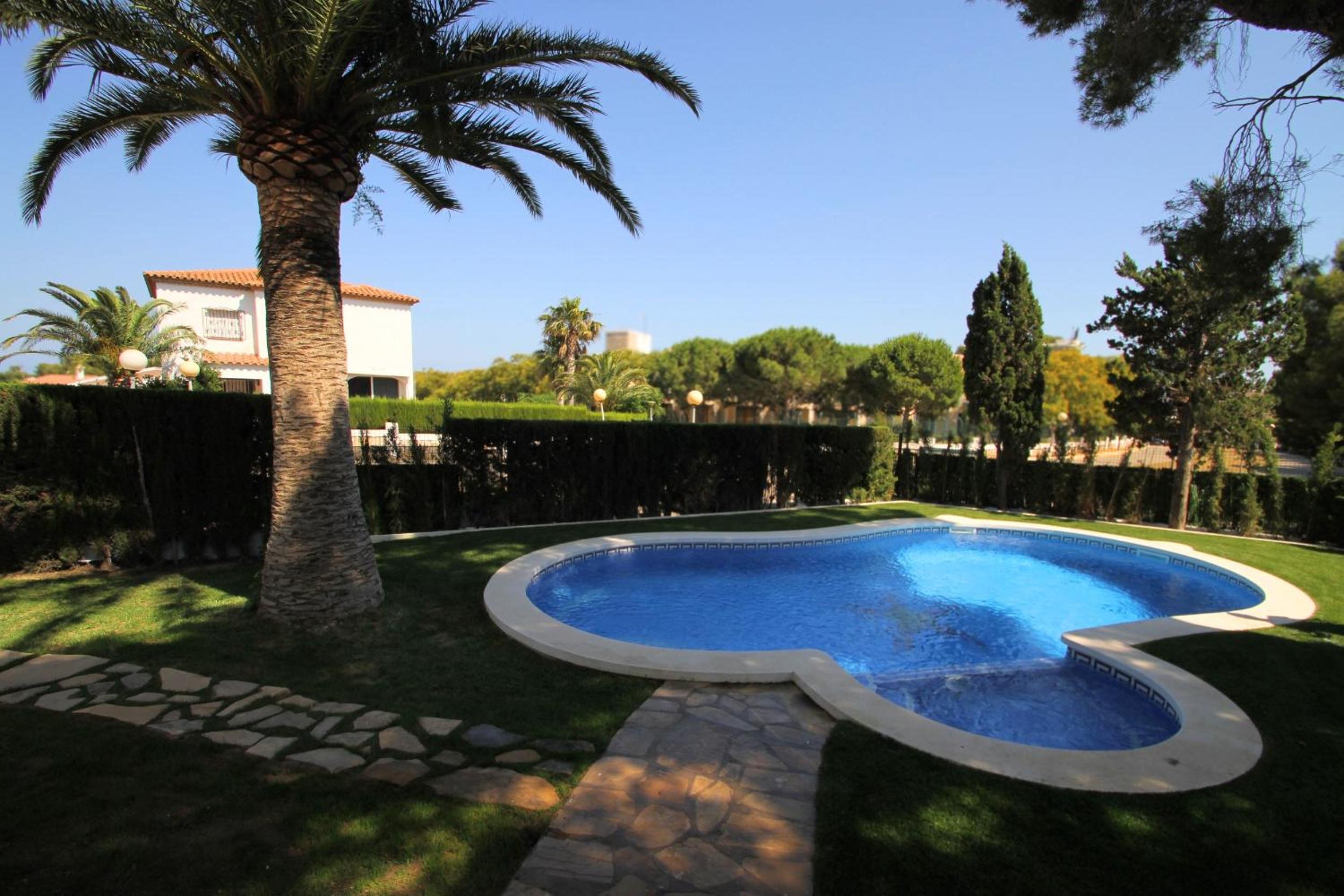 ARENDA Villa Camila Pino Alto view 4