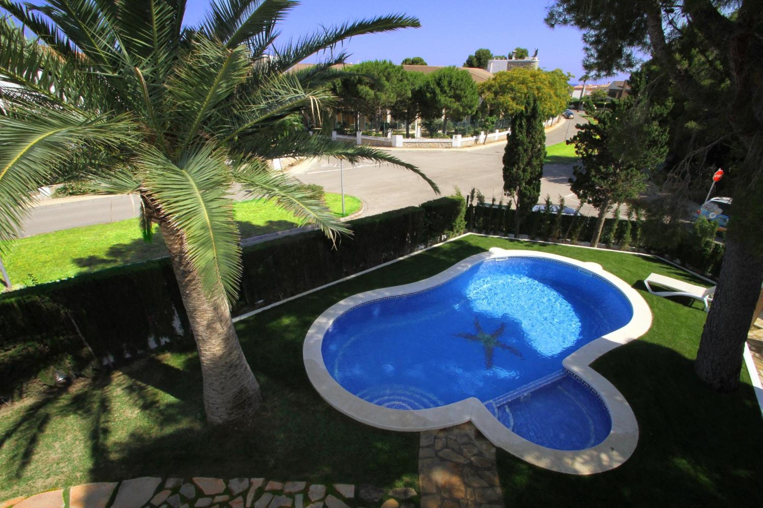 ARENDA Villa Camila Pino Alto view 3