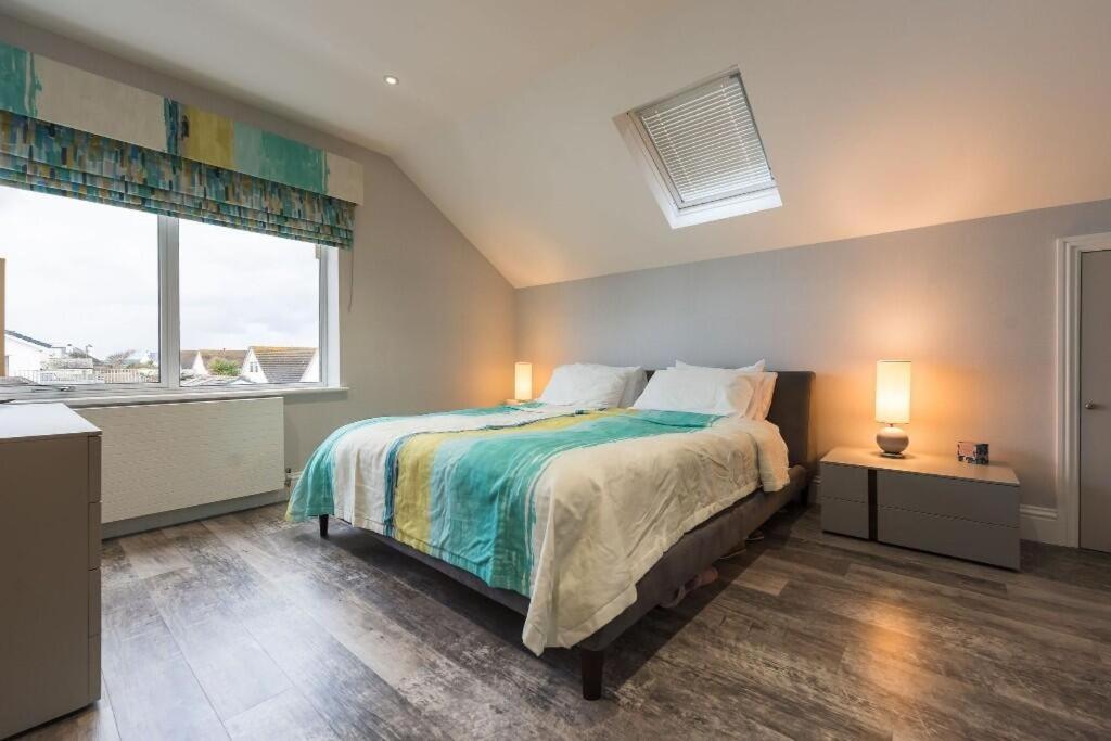 Luxury Family Beach House with Sea Views -Sleeps 8