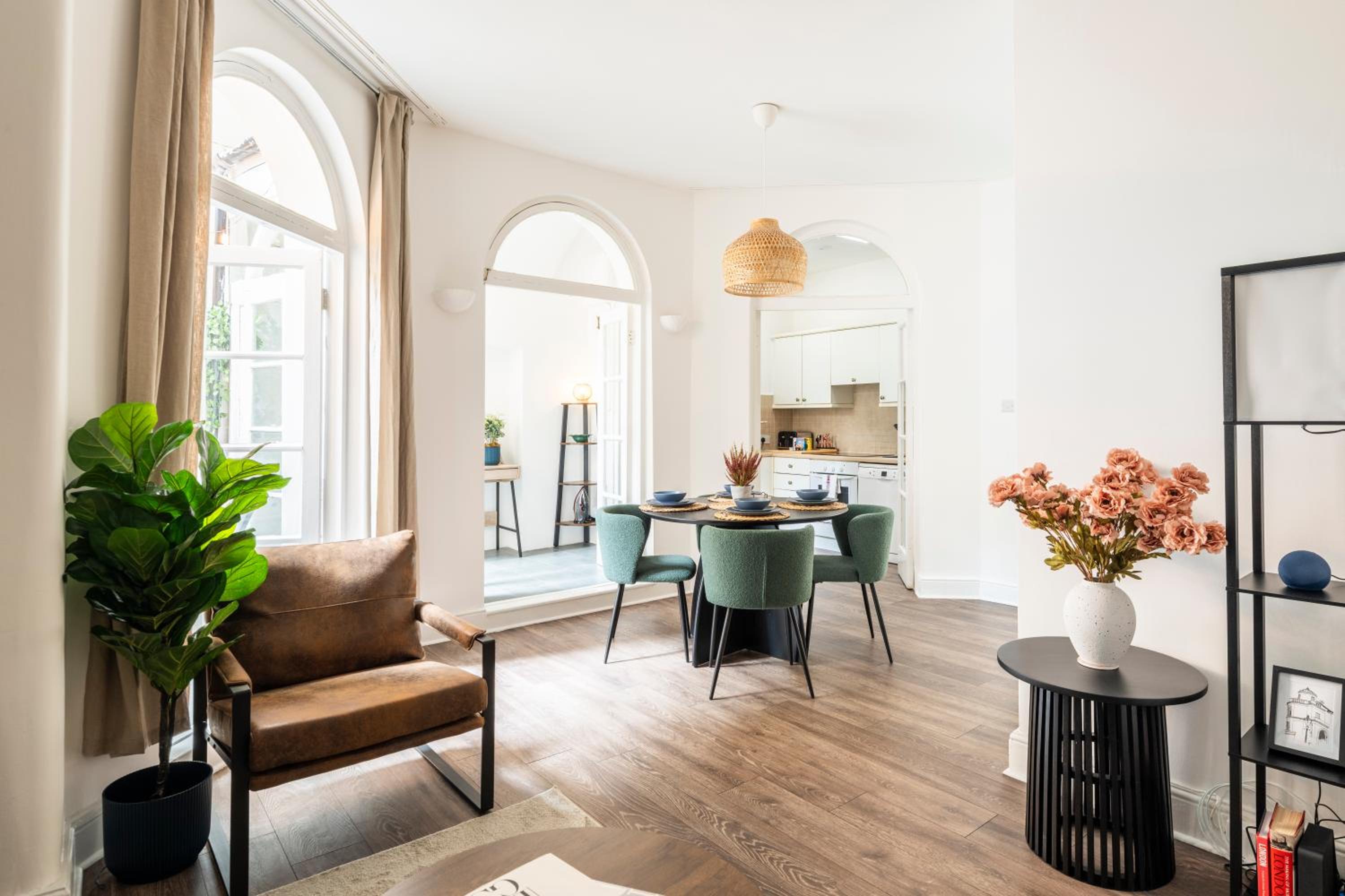 2 BR - Elegant Chelsea Stay Near V&A and Hyde Park