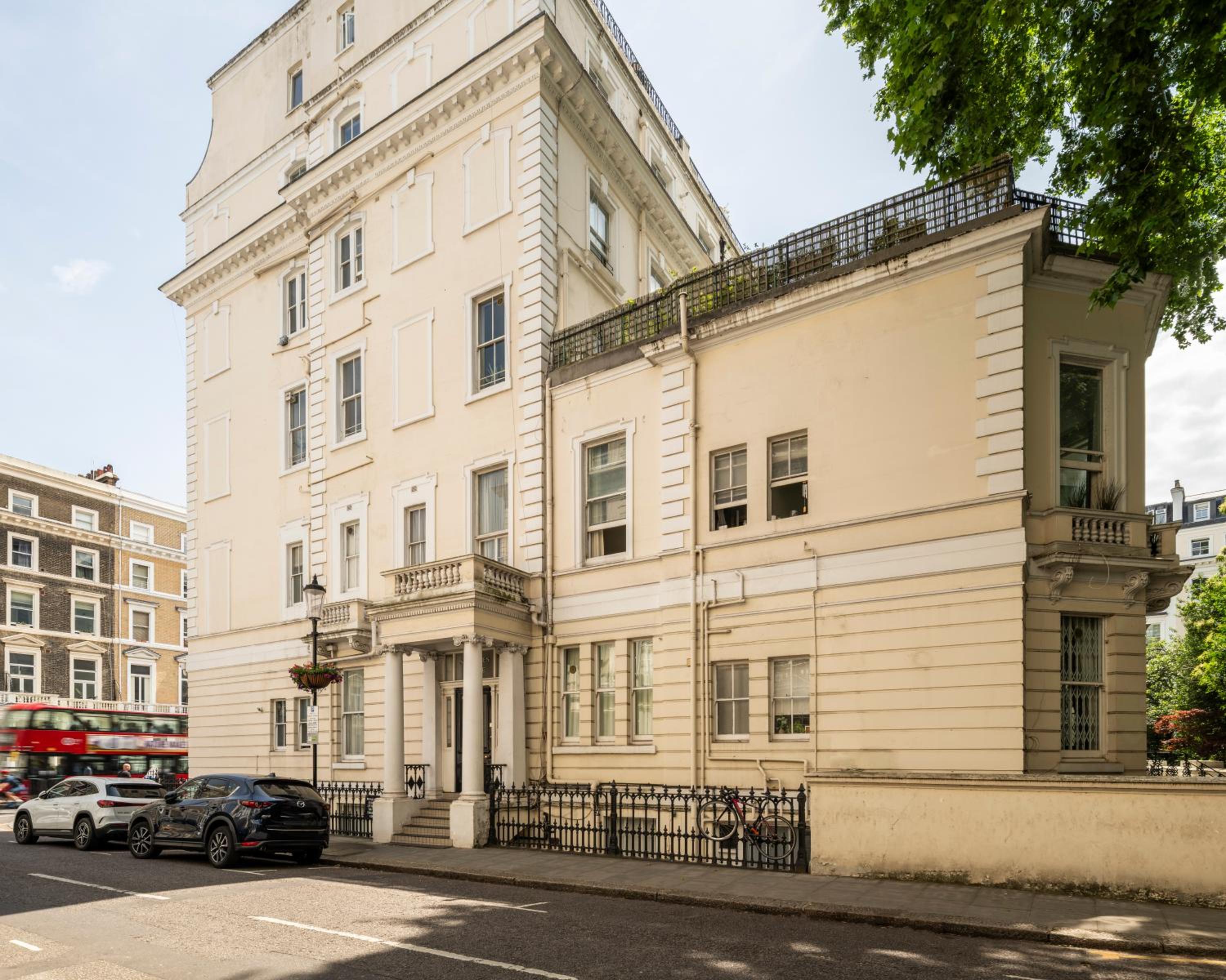 2 BR - Elegant Chelsea Stay Near V&A and Hyde Park