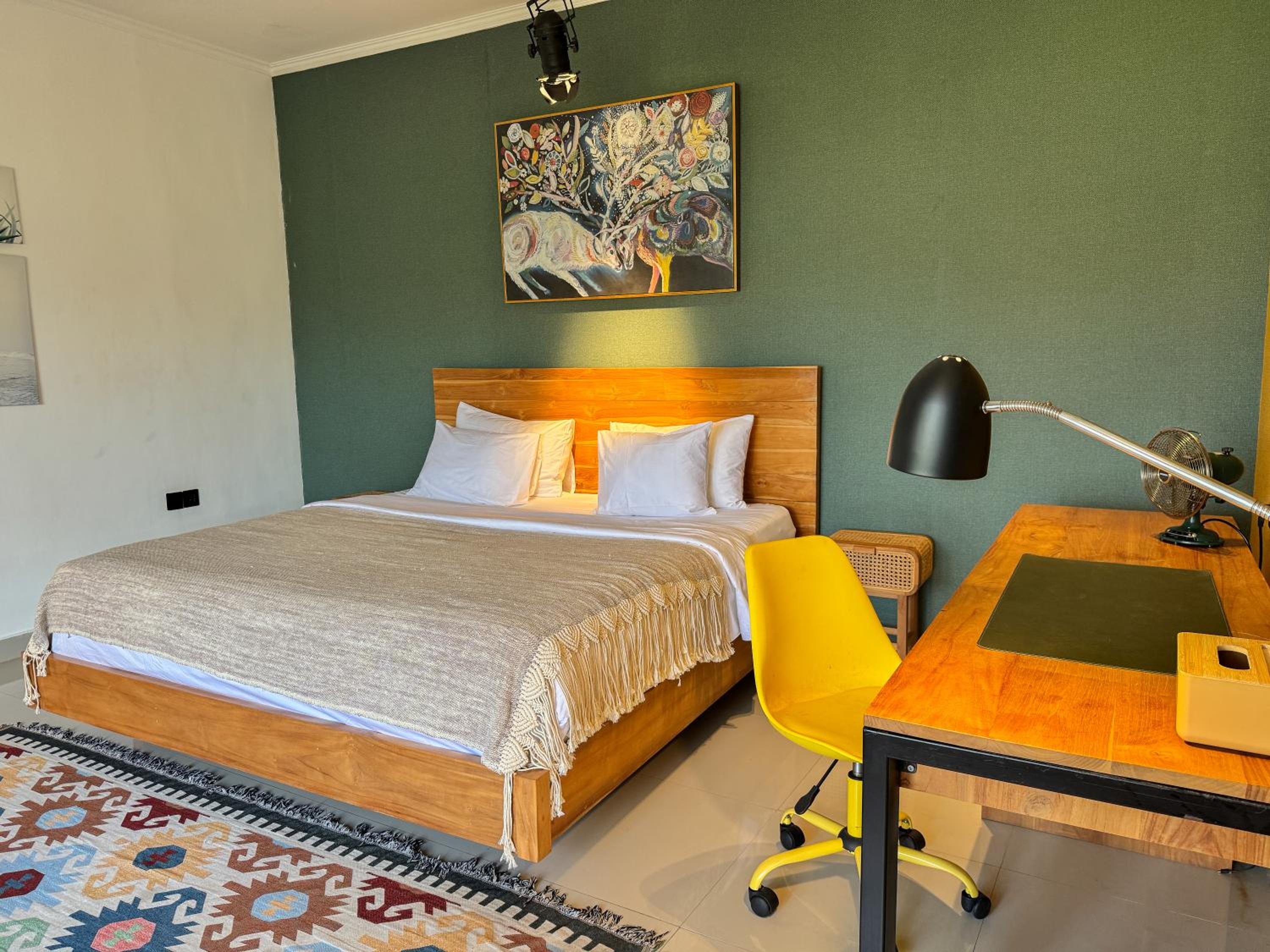 Modern 2-Bedroom Villa with Private Pool, 7m from Beach