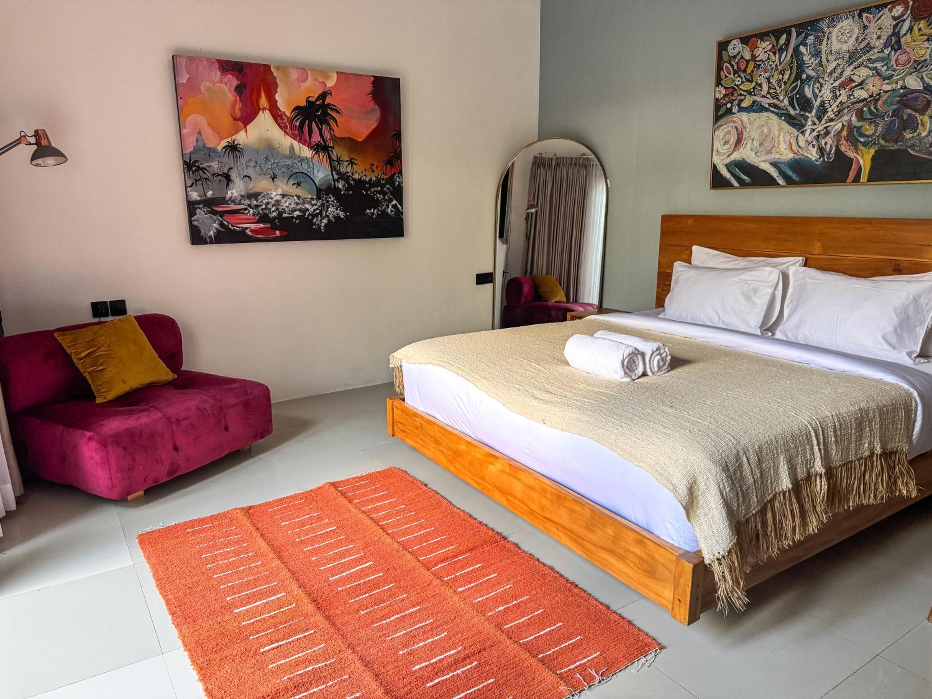 Modern 2-Bedroom Villa with Private Pool, 7m from Beach