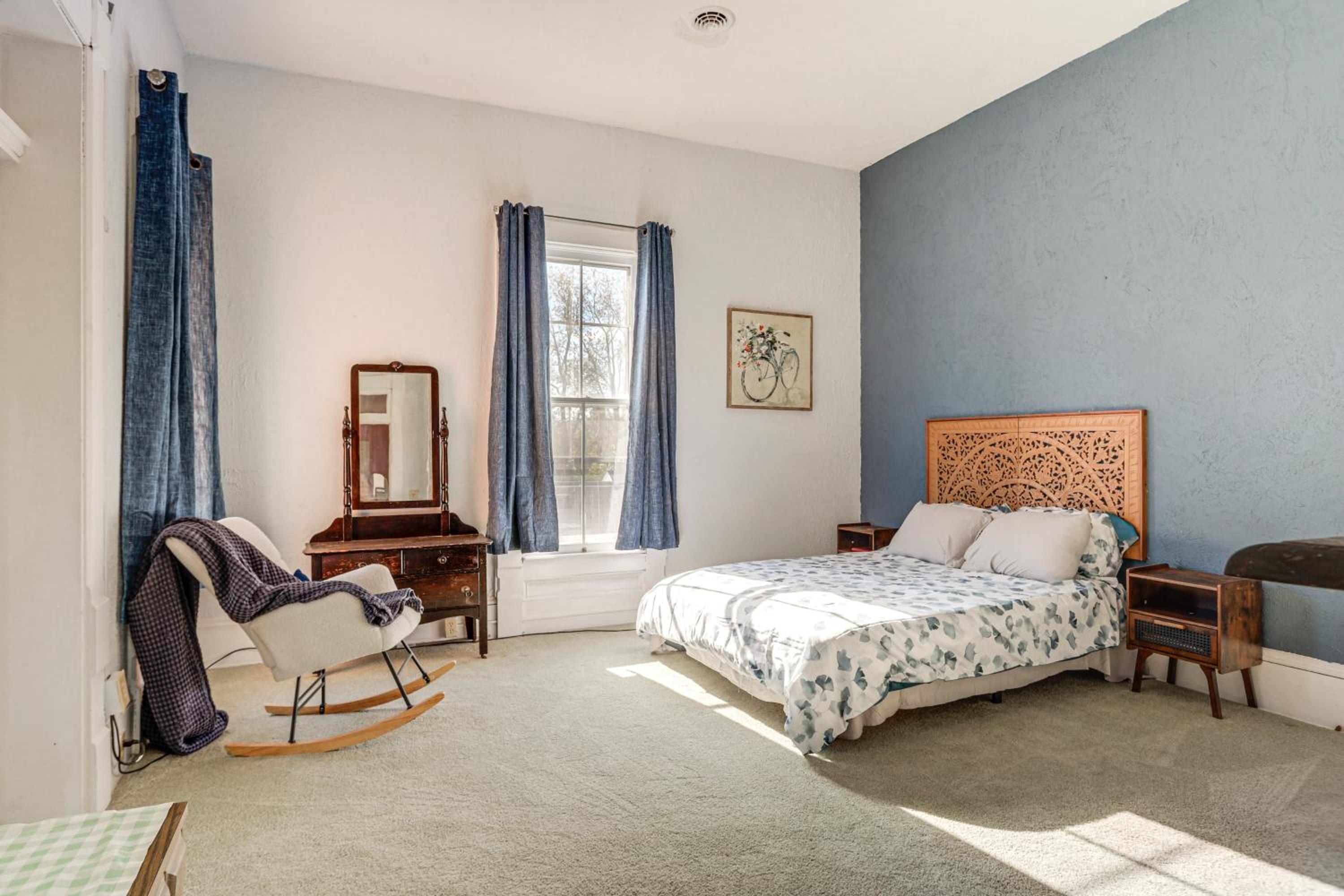 2 Blocks to Ohio River! Historic Victorian Gem