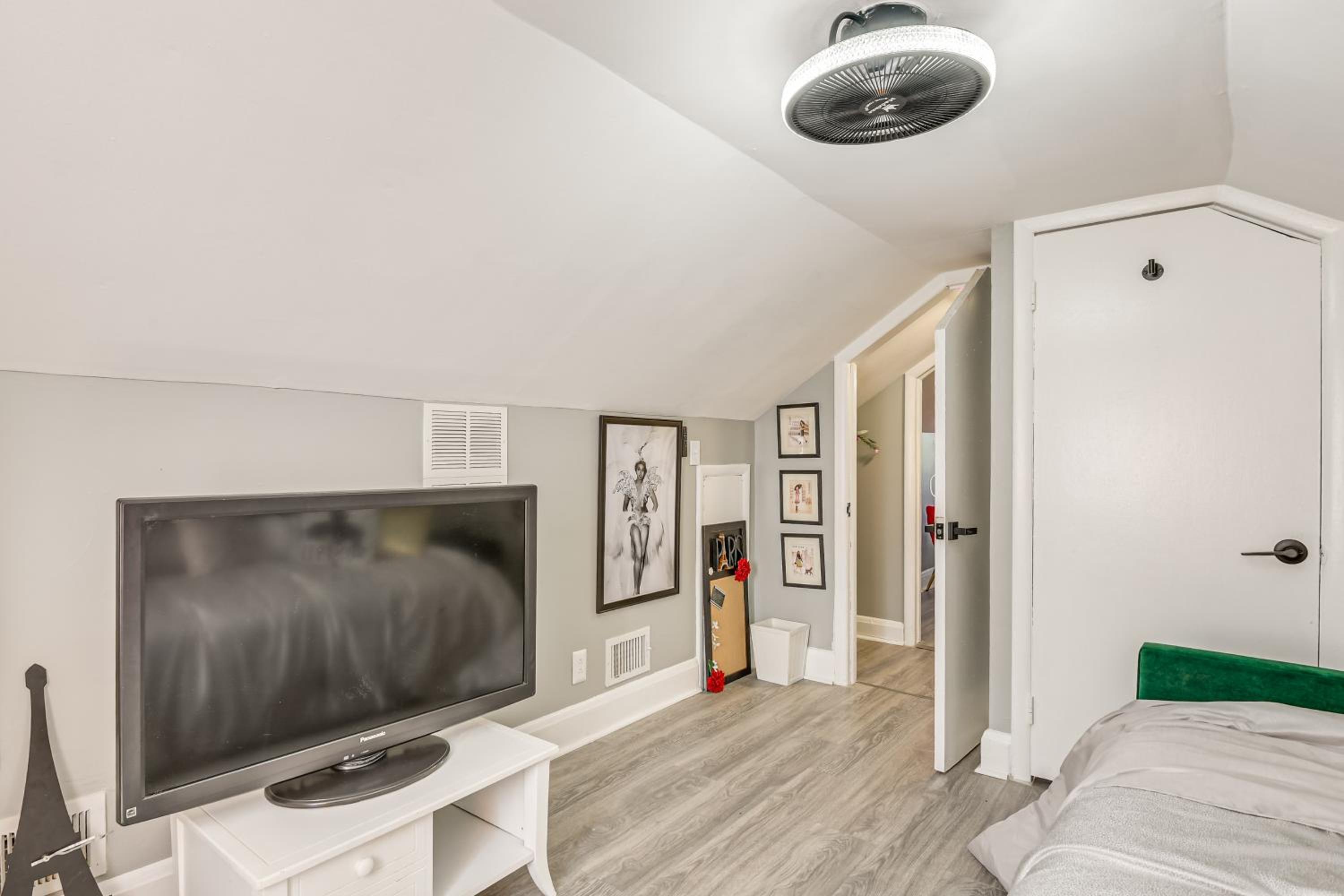Global Staycation! Scenic Pikesville Family Home