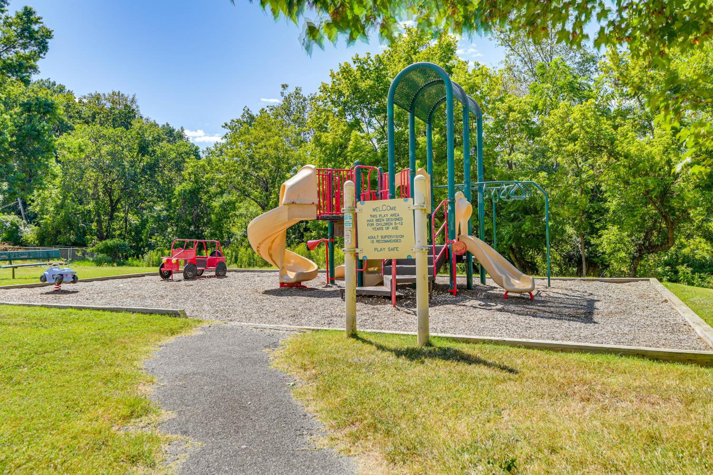 Global Staycation! Scenic Pikesville Family Home
