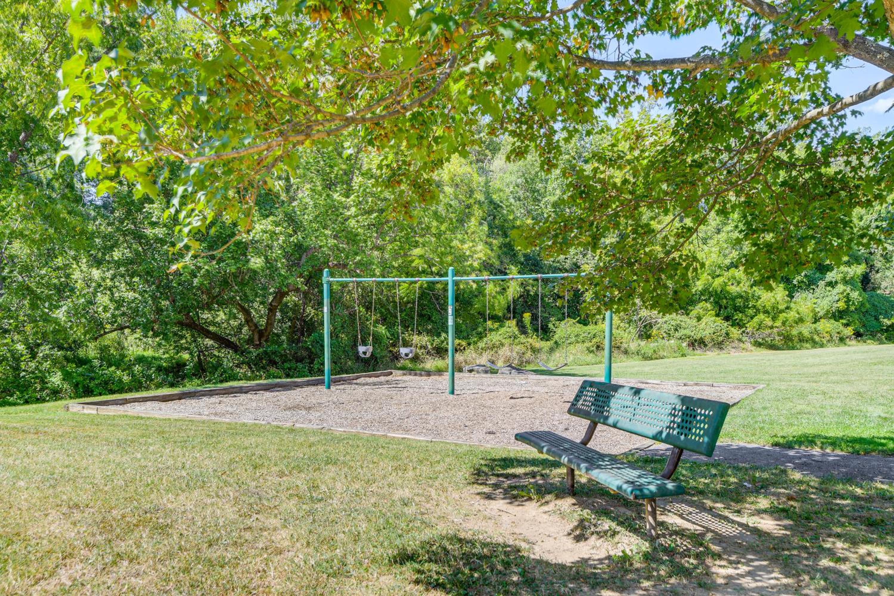 Global Staycation! Scenic Pikesville Family Home