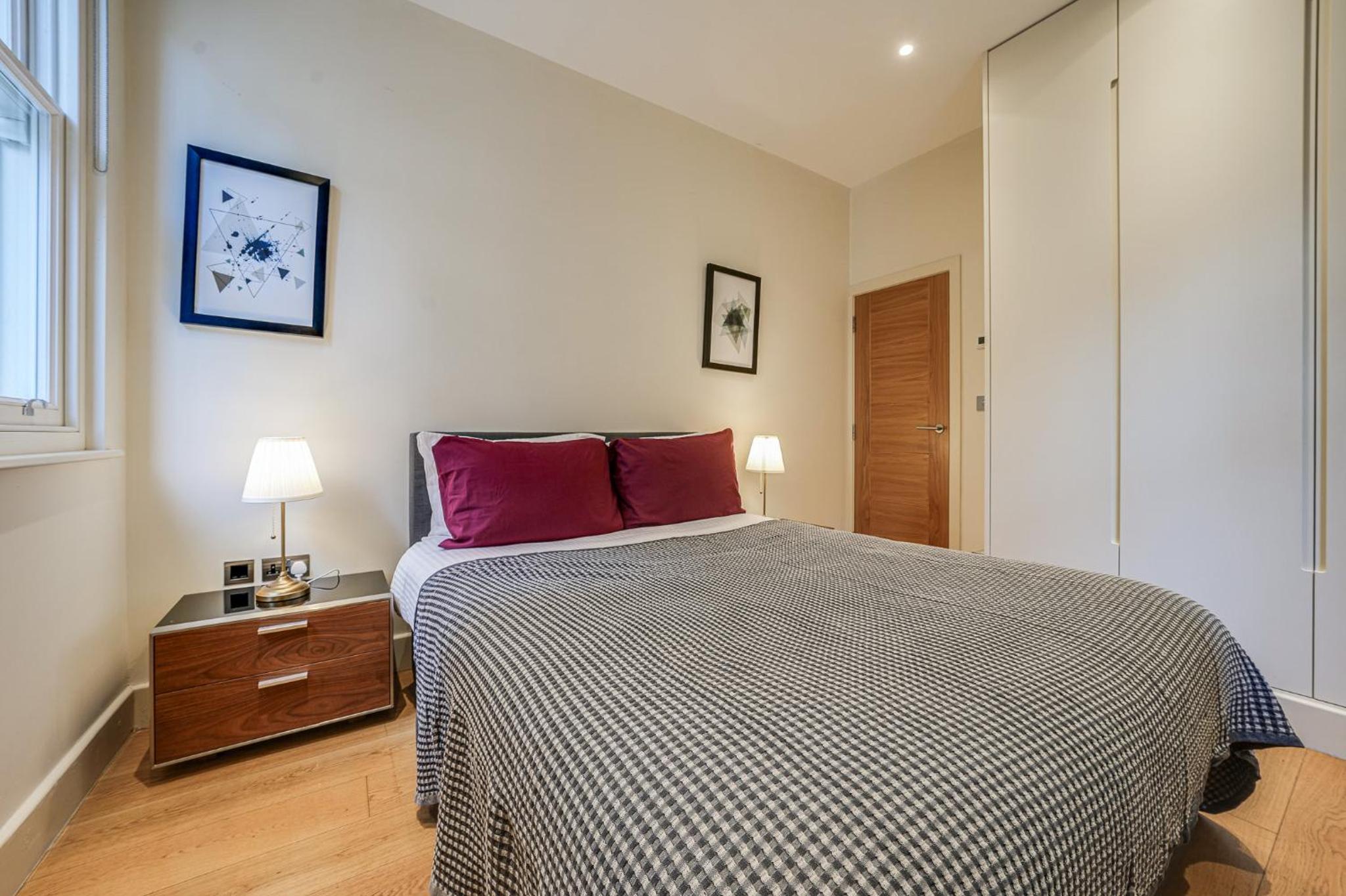 Fitzrovia Apartments 3BR Sleeps 18 Oxford