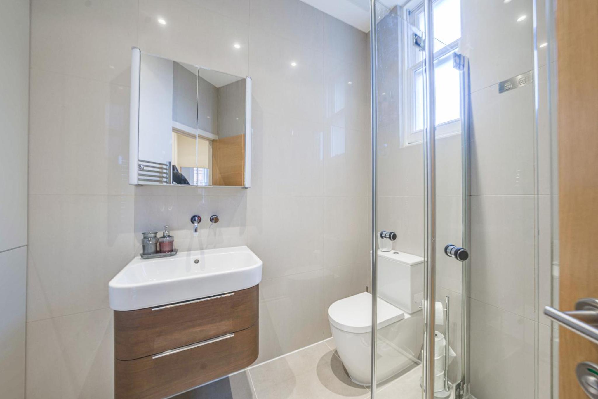Fitzrovia Apartments 3BR Sleeps 18 Oxford