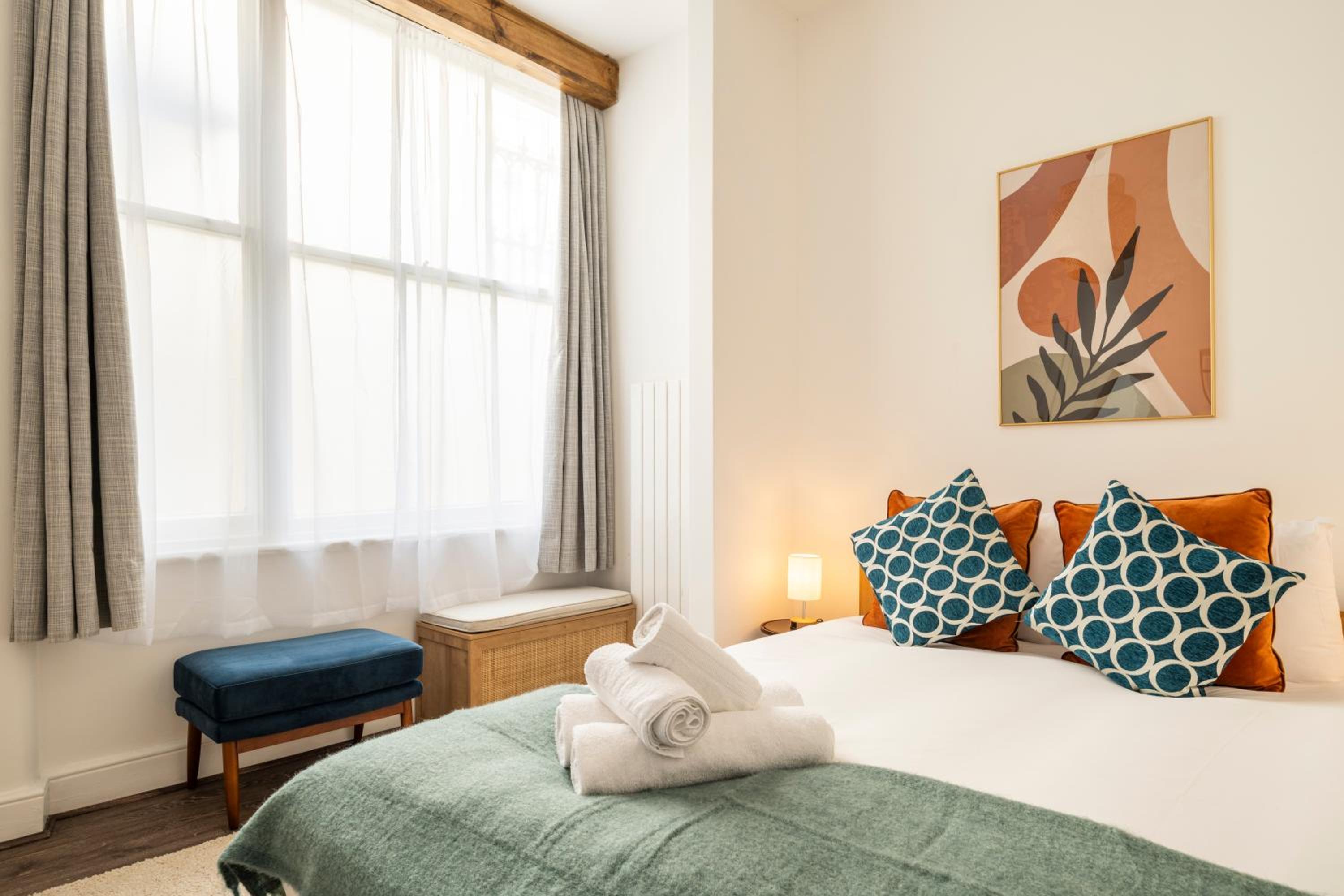 2 BR - Elegant Chelsea Stay Near V&A and Hyde Park
