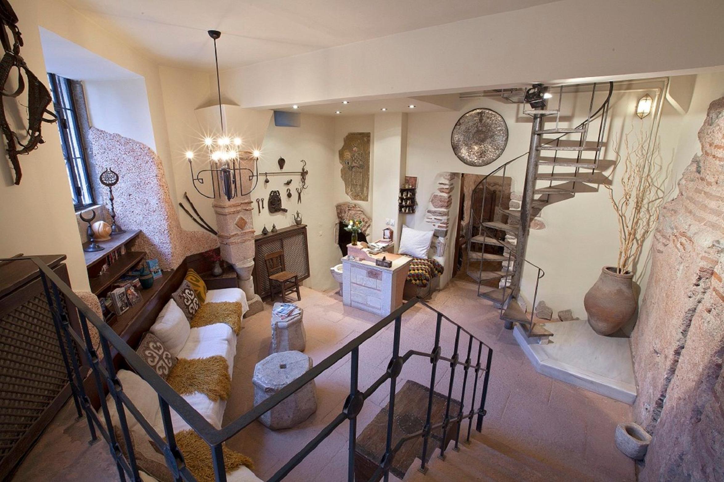 Hotel Empress Zoe - Image 20