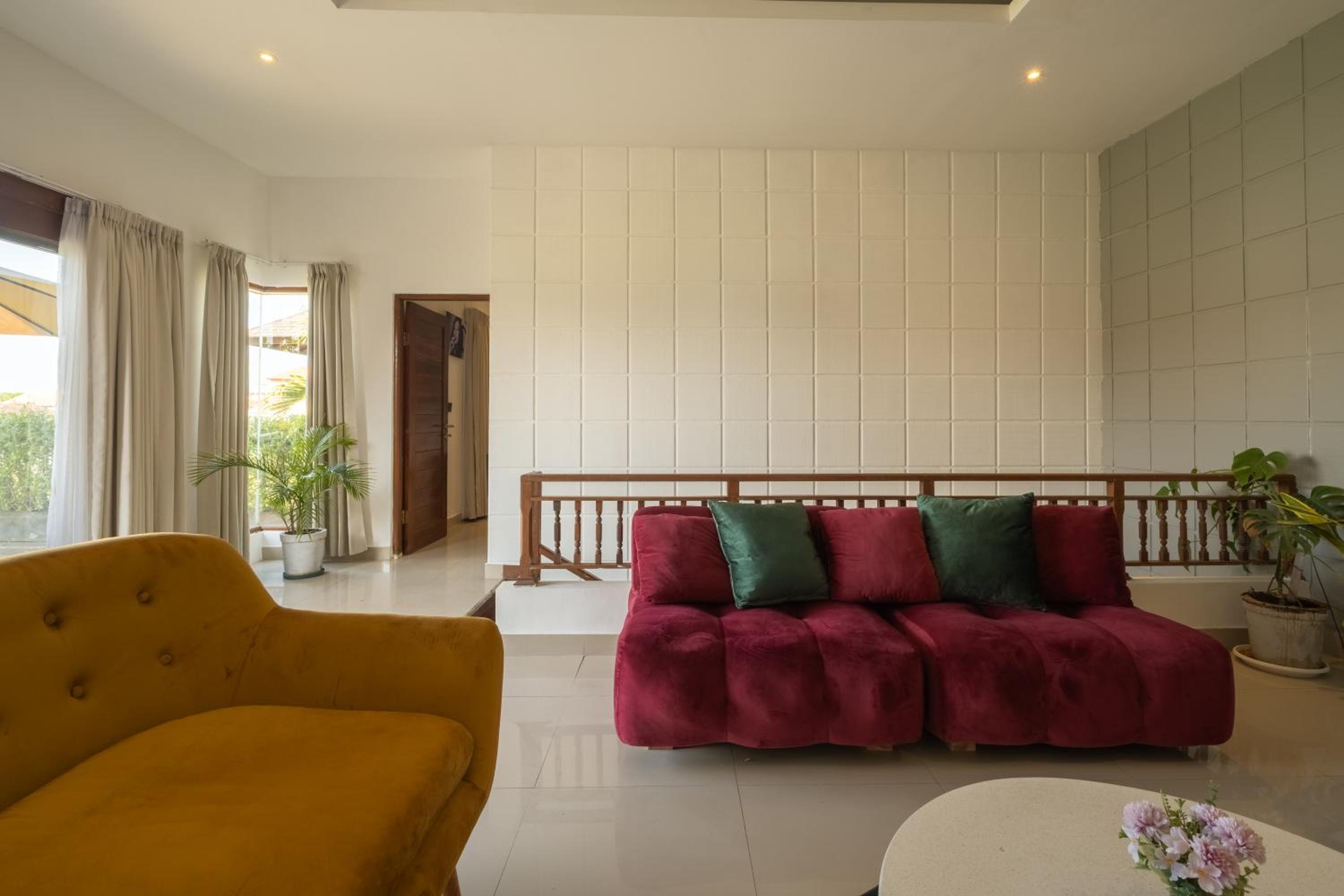 Modern 2-Bedroom Villa with Private Pool, 7m from Beach