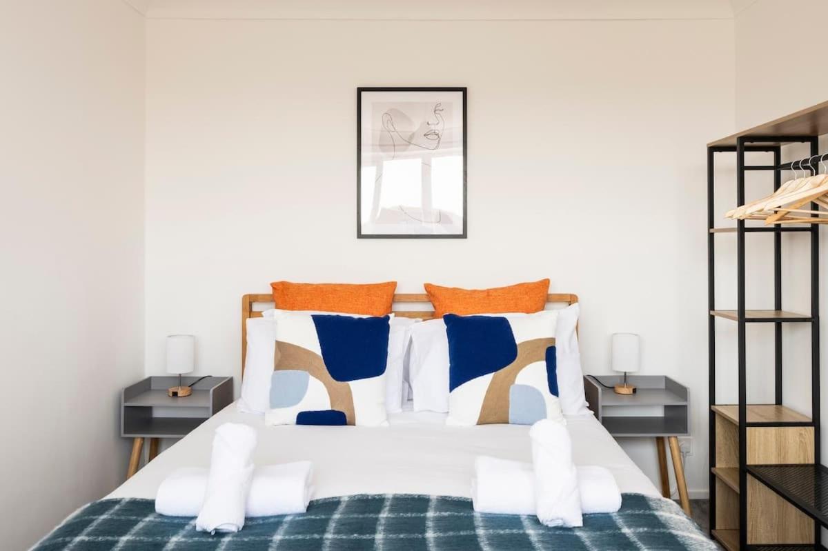 Canary Wharf Apt - Near DLR & Jubilee