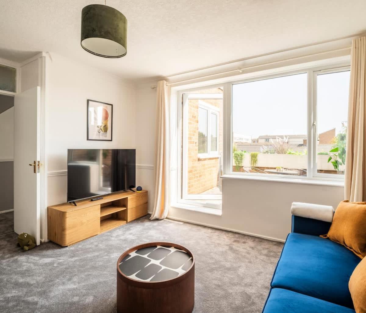Canary Wharf Apt - Near DLR & Jubilee