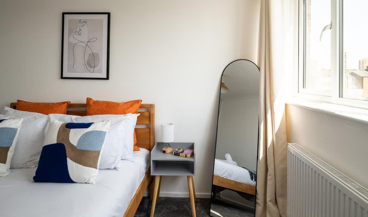 Canary Wharf Apt - Near DLR & Jubilee