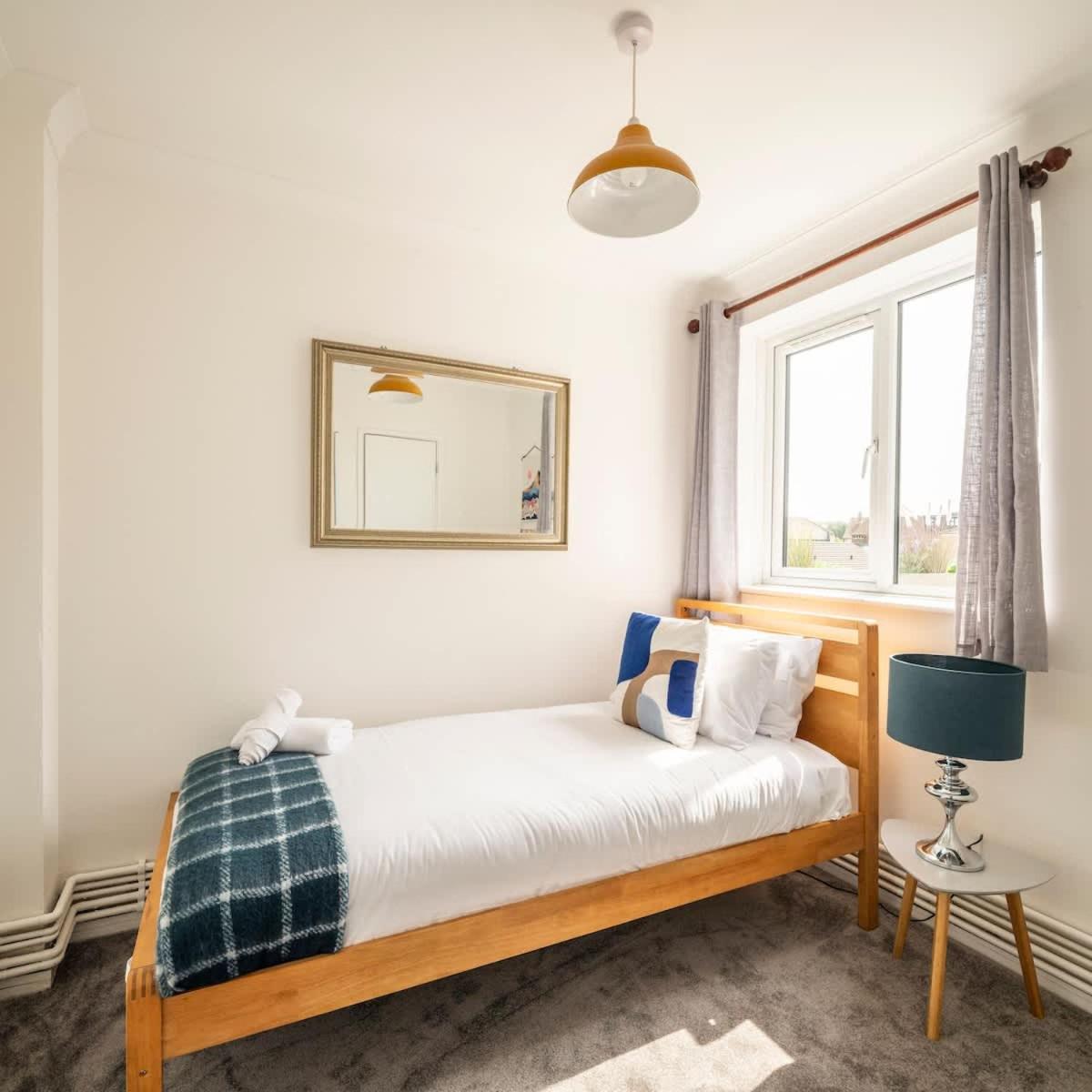 Canary Wharf Apt - Near DLR & Jubilee
