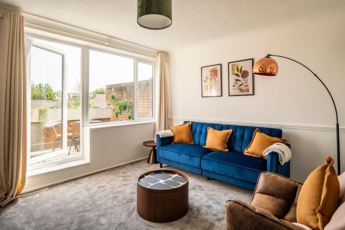 Canary Wharf Apt - Near DLR & Jubilee