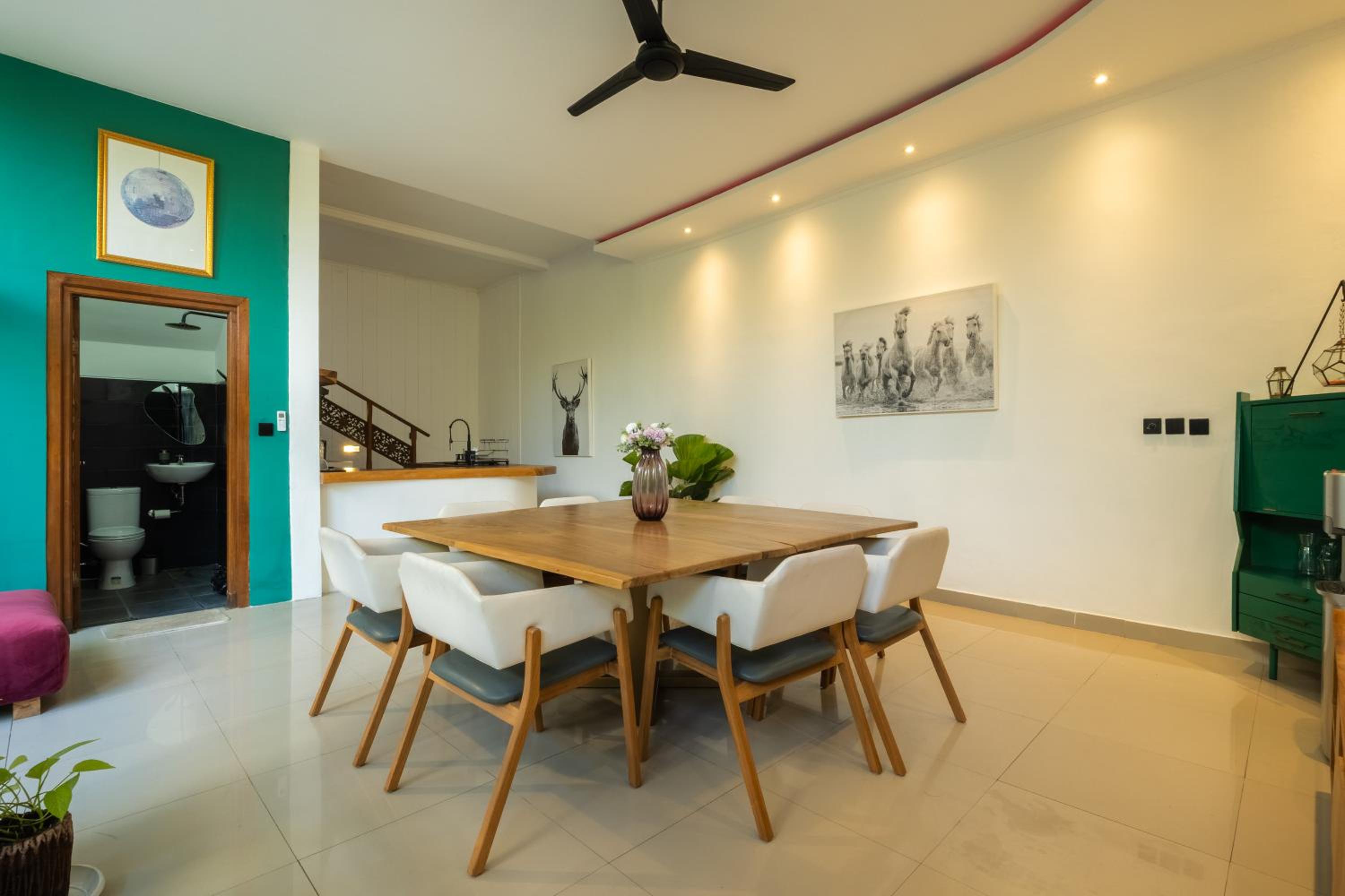 Modern 2-Bedroom Villa with Private Pool, 7m from Beach