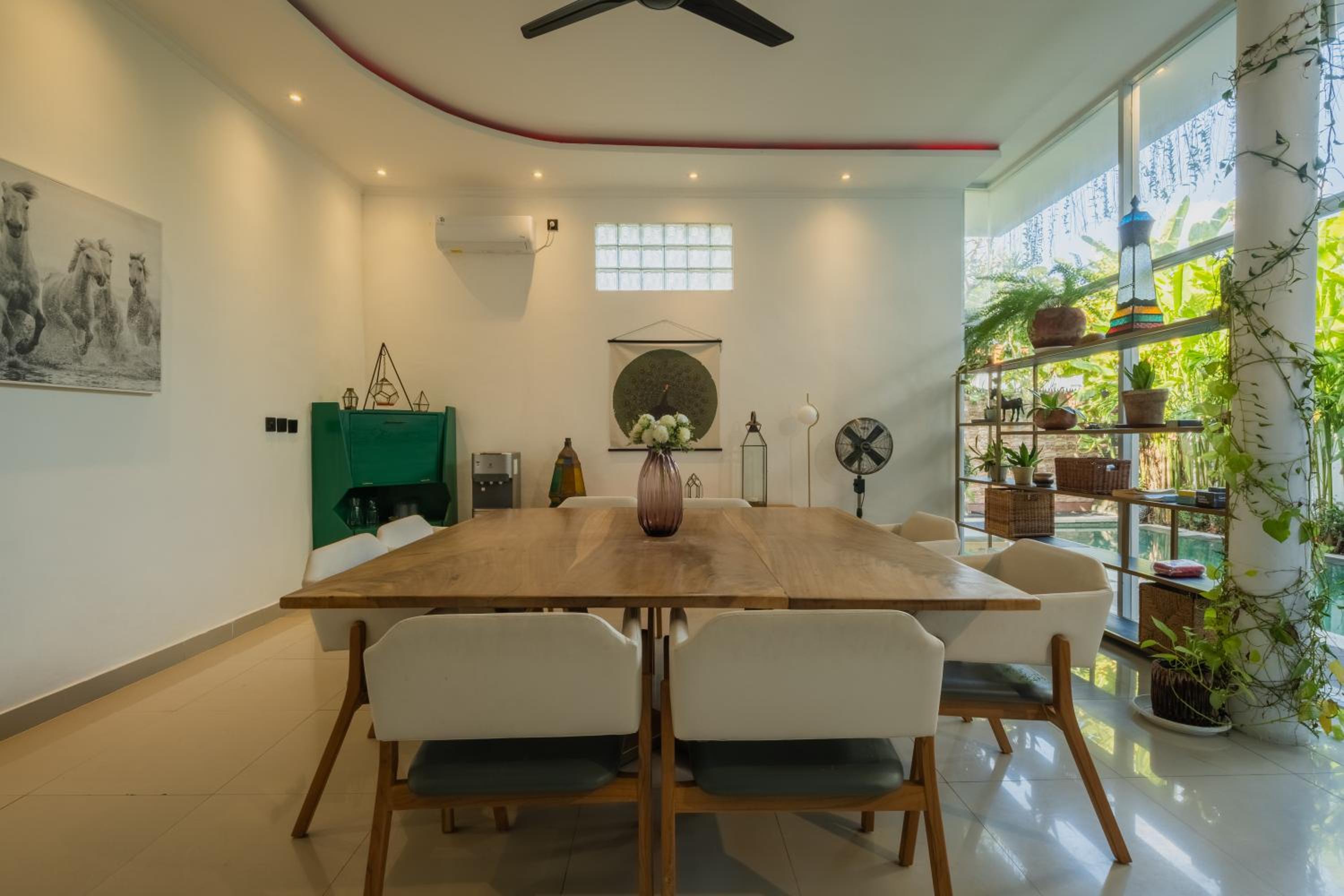 Modern 2-Bedroom Villa with Private Pool, 7m from Beach