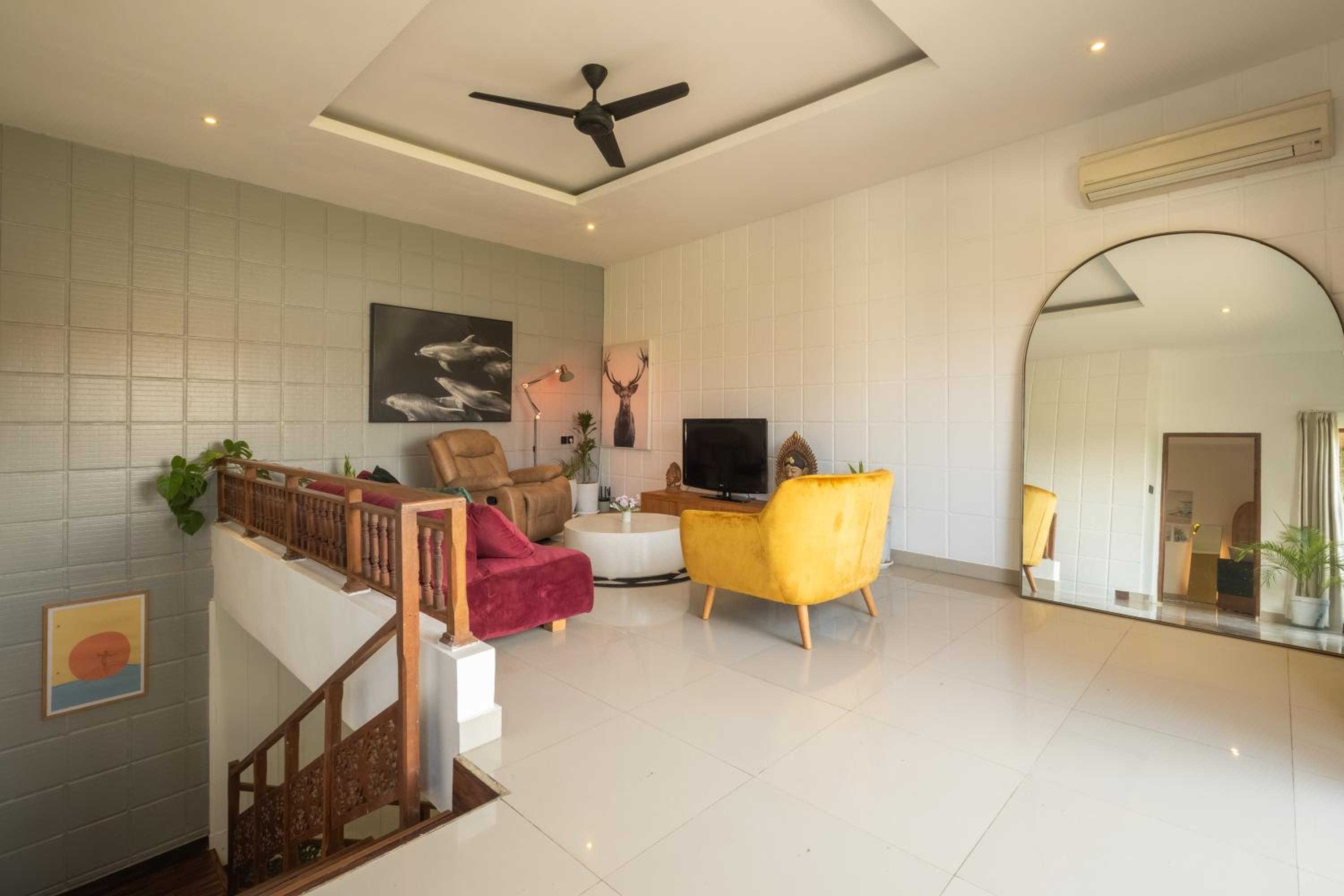 Modern 2-Bedroom Villa with Private Pool, 7m from Beach