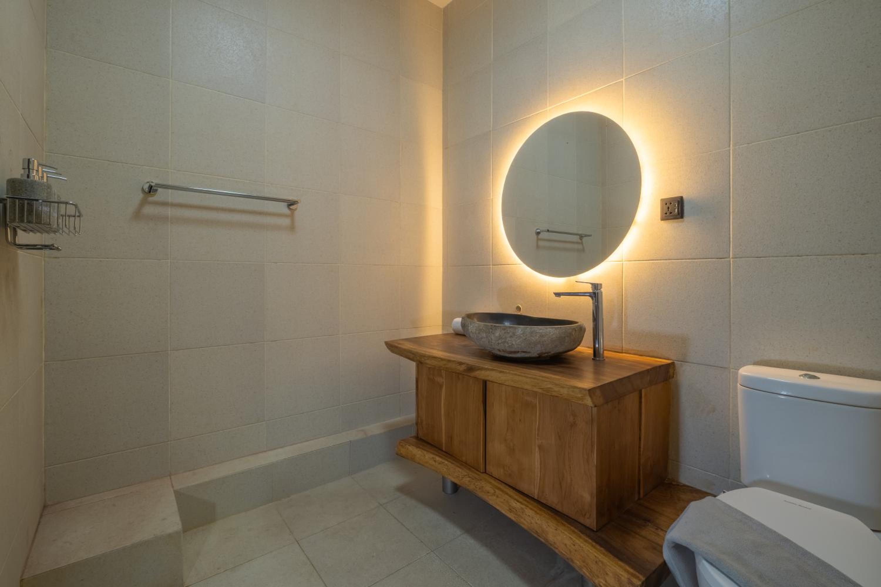 Modern 2-Bedroom Villa with Private Pool, 7m from Beach