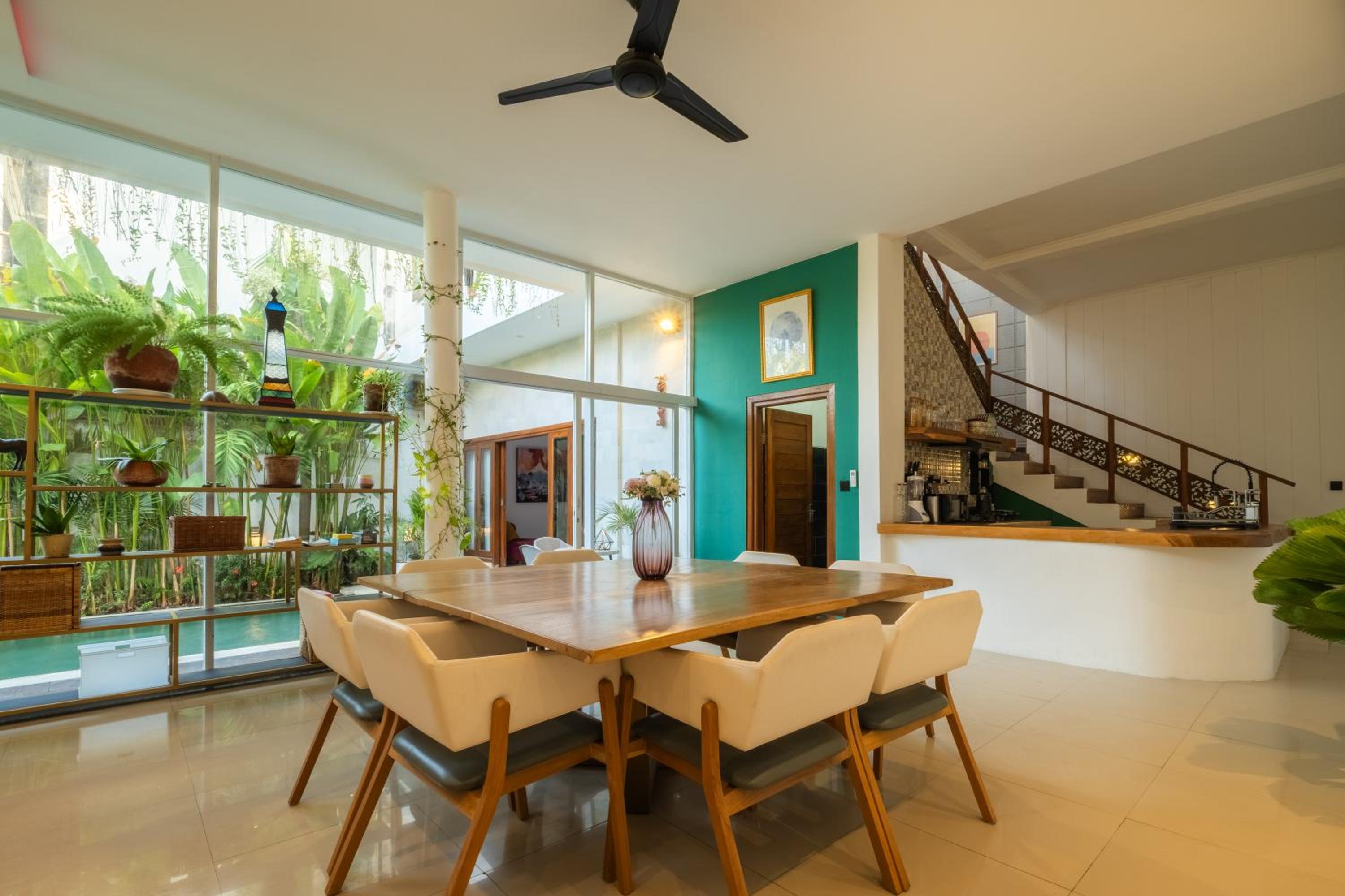 Modern 2-Bedroom Villa with Private Pool, 7m from Beach