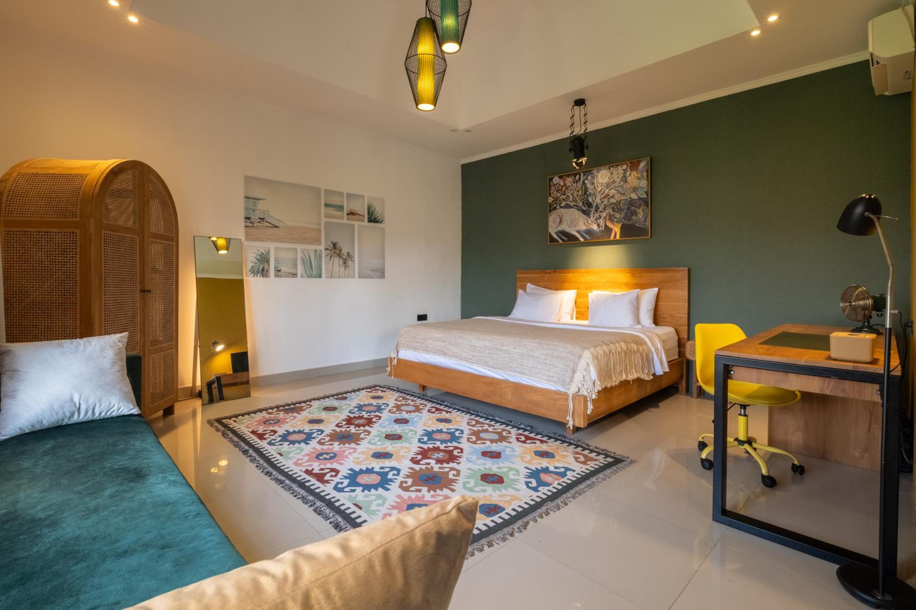Modern 2-Bedroom Villa with Private Pool, 7m from Beach