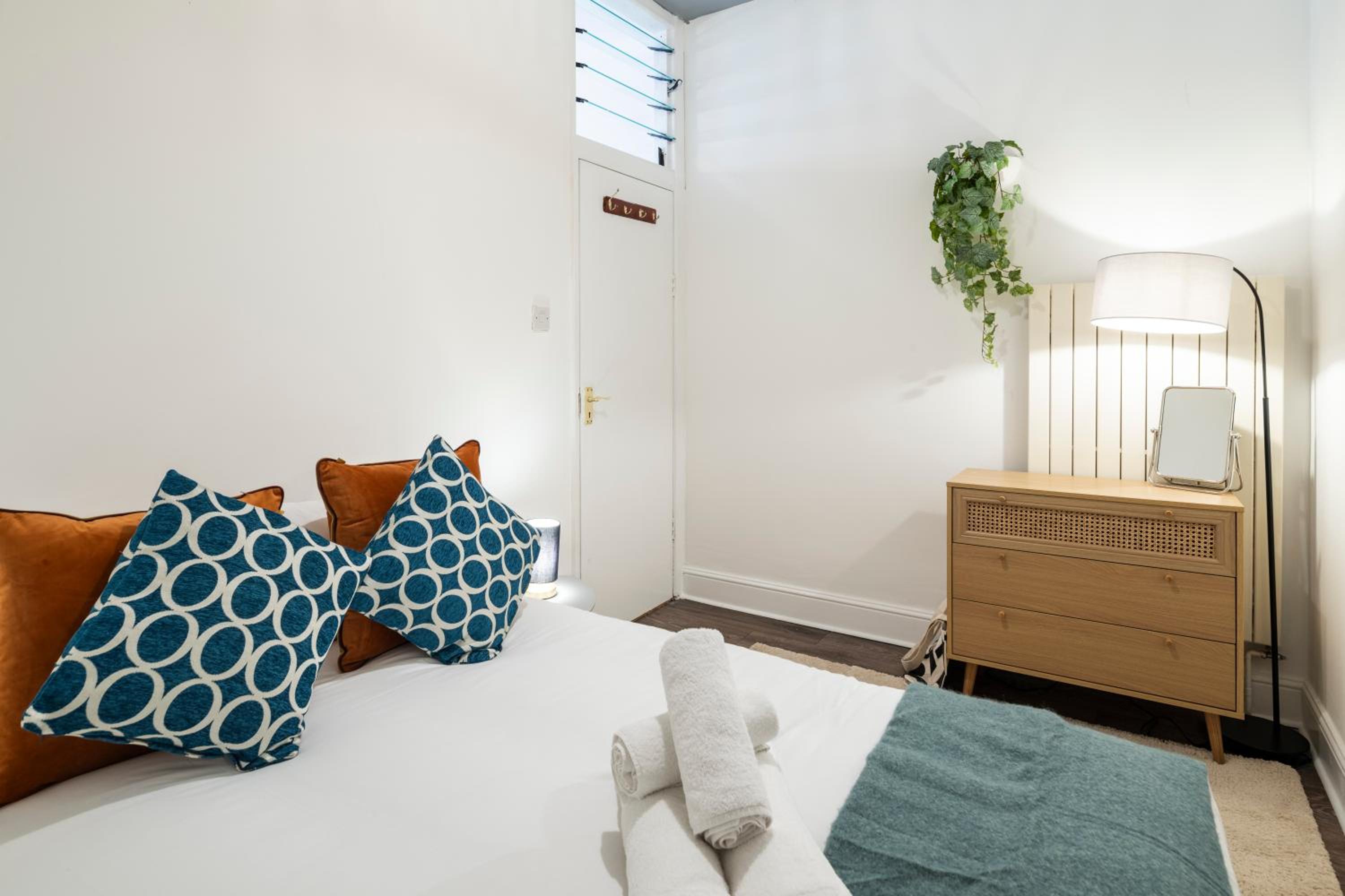 2 BR - Elegant Chelsea Stay Near V&A and Hyde Park