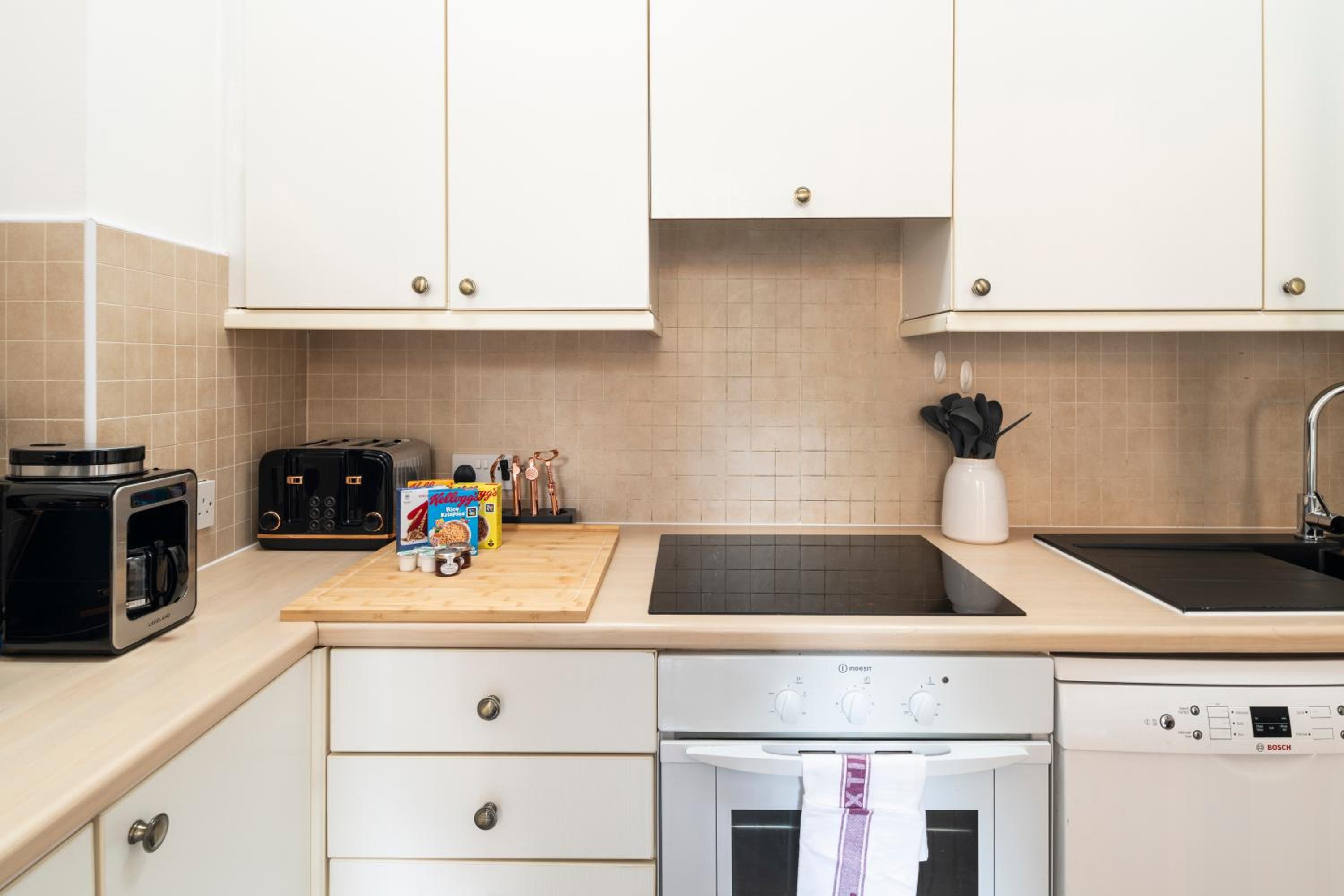 2 BR - Elegant Chelsea Stay Near V&A and Hyde Park