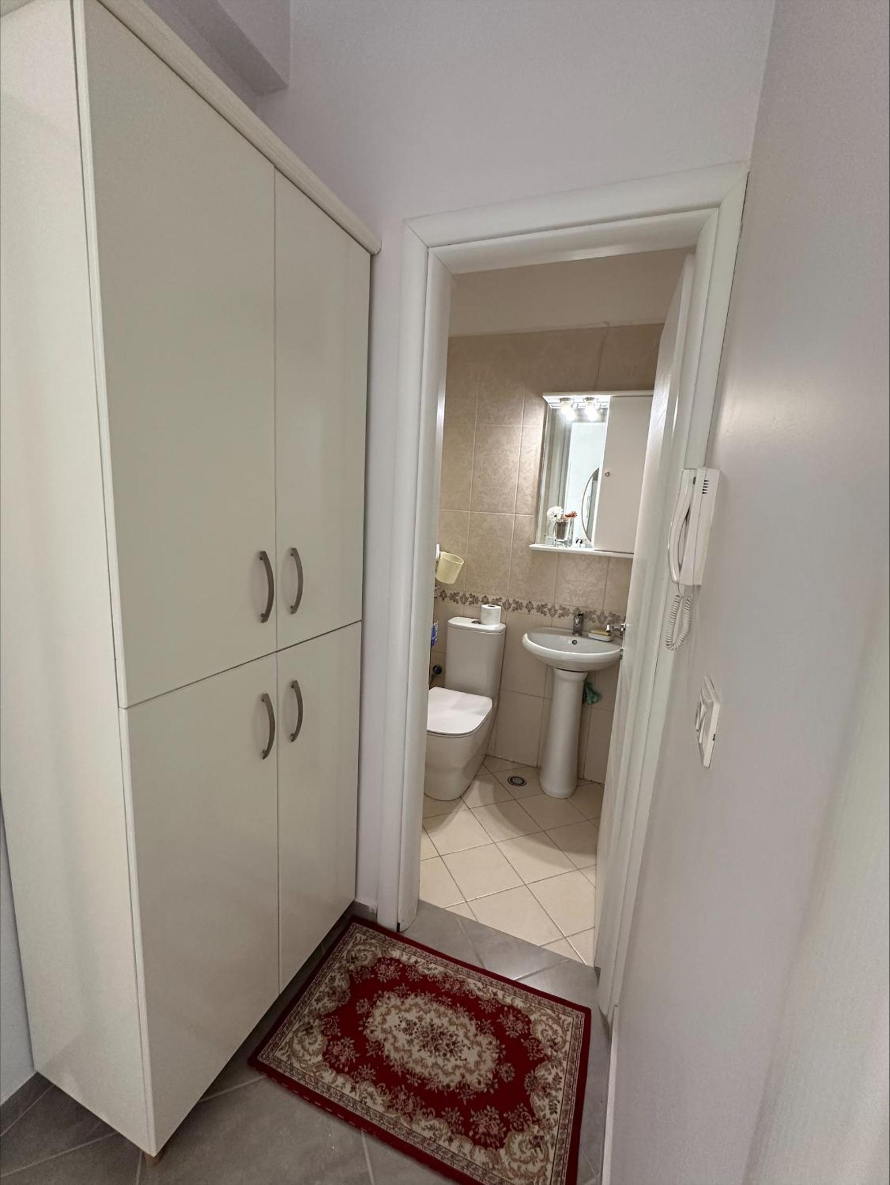 Olive Hill Apartment
