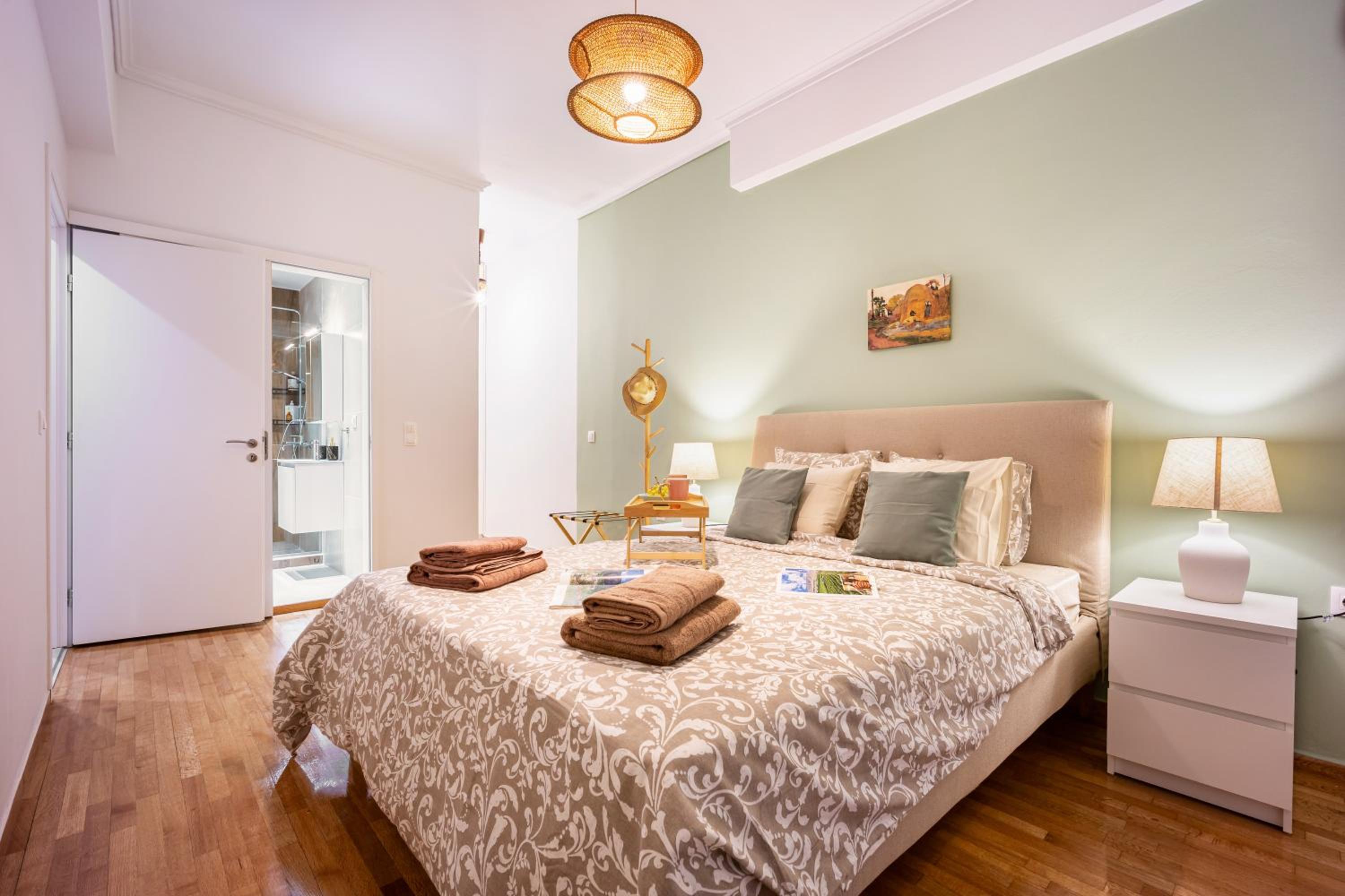 Stylish Luxury Getaway 3BR Apartment 115m
