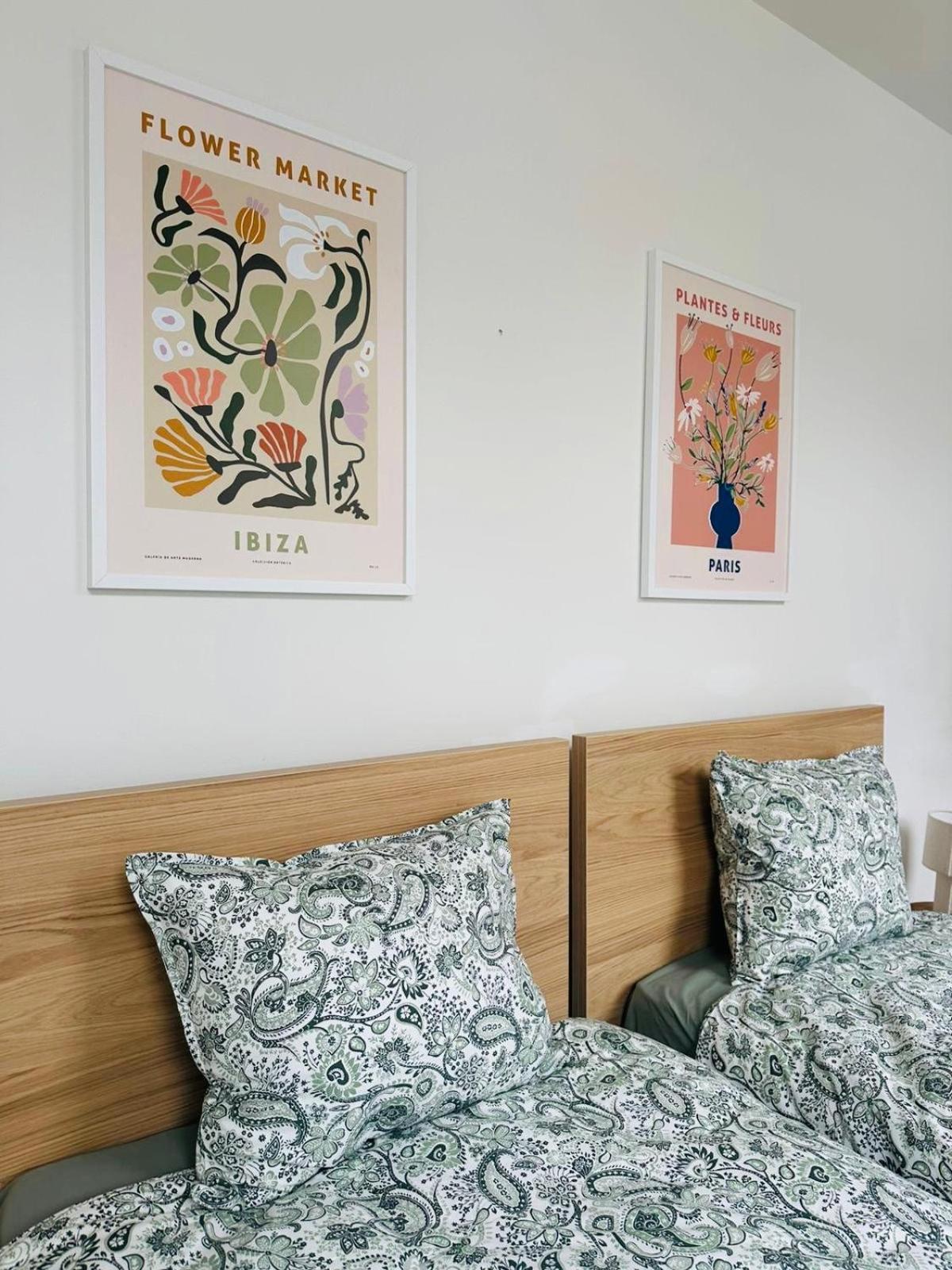 The Central Experience - 2 BR, Bright, Spacious & Central