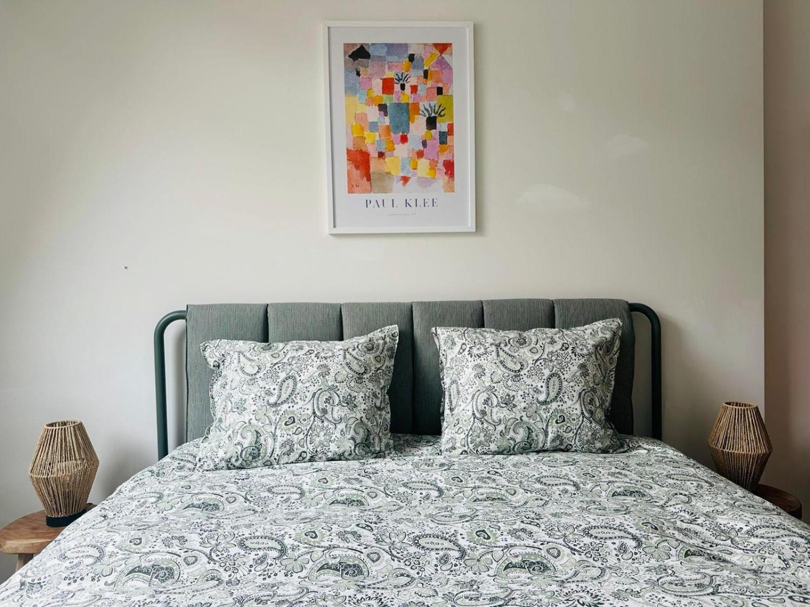 The Central Experience - 2 BR, Bright, Spacious & Central