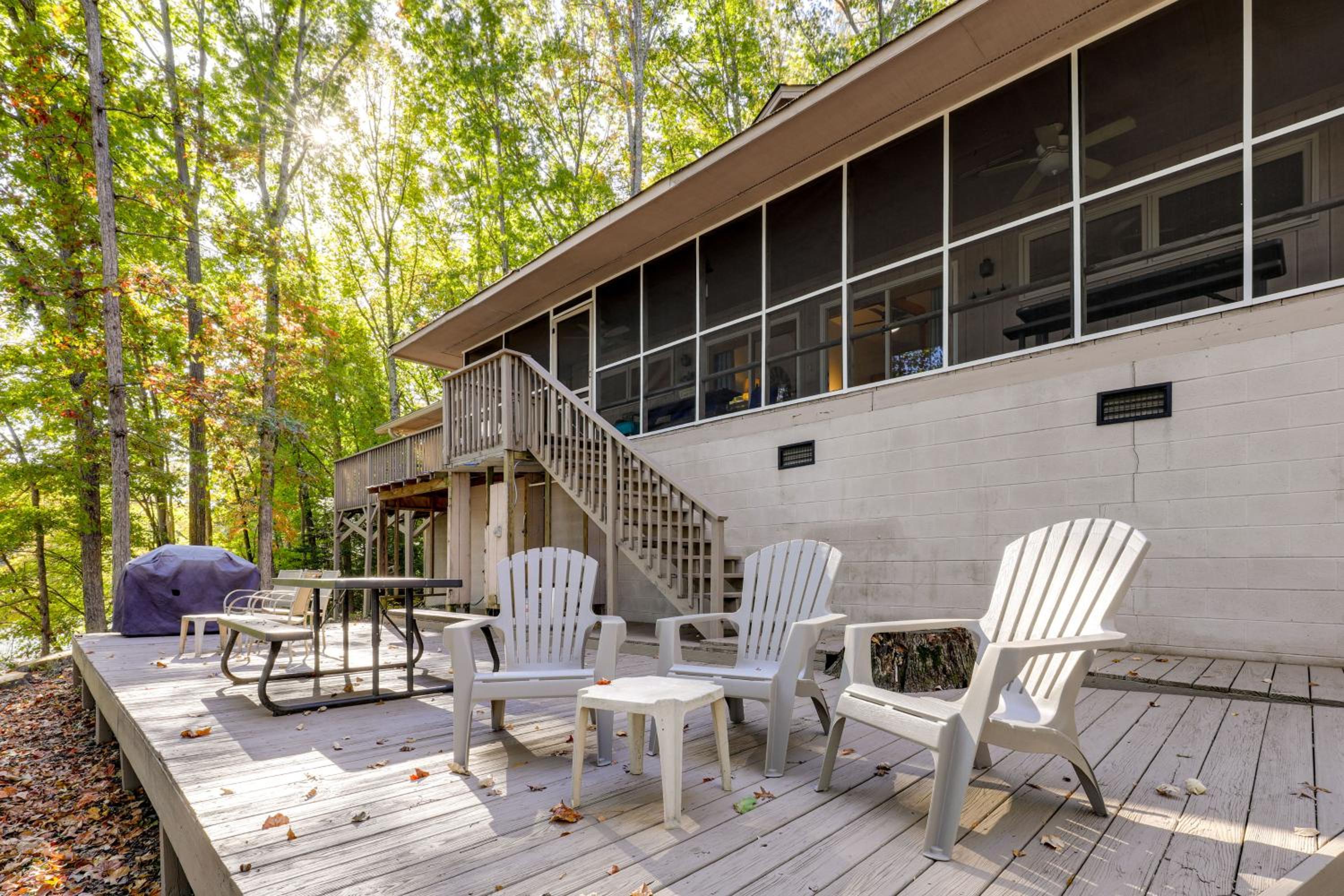 Dock, Views and Fire Pit Retreat on Lake Norman