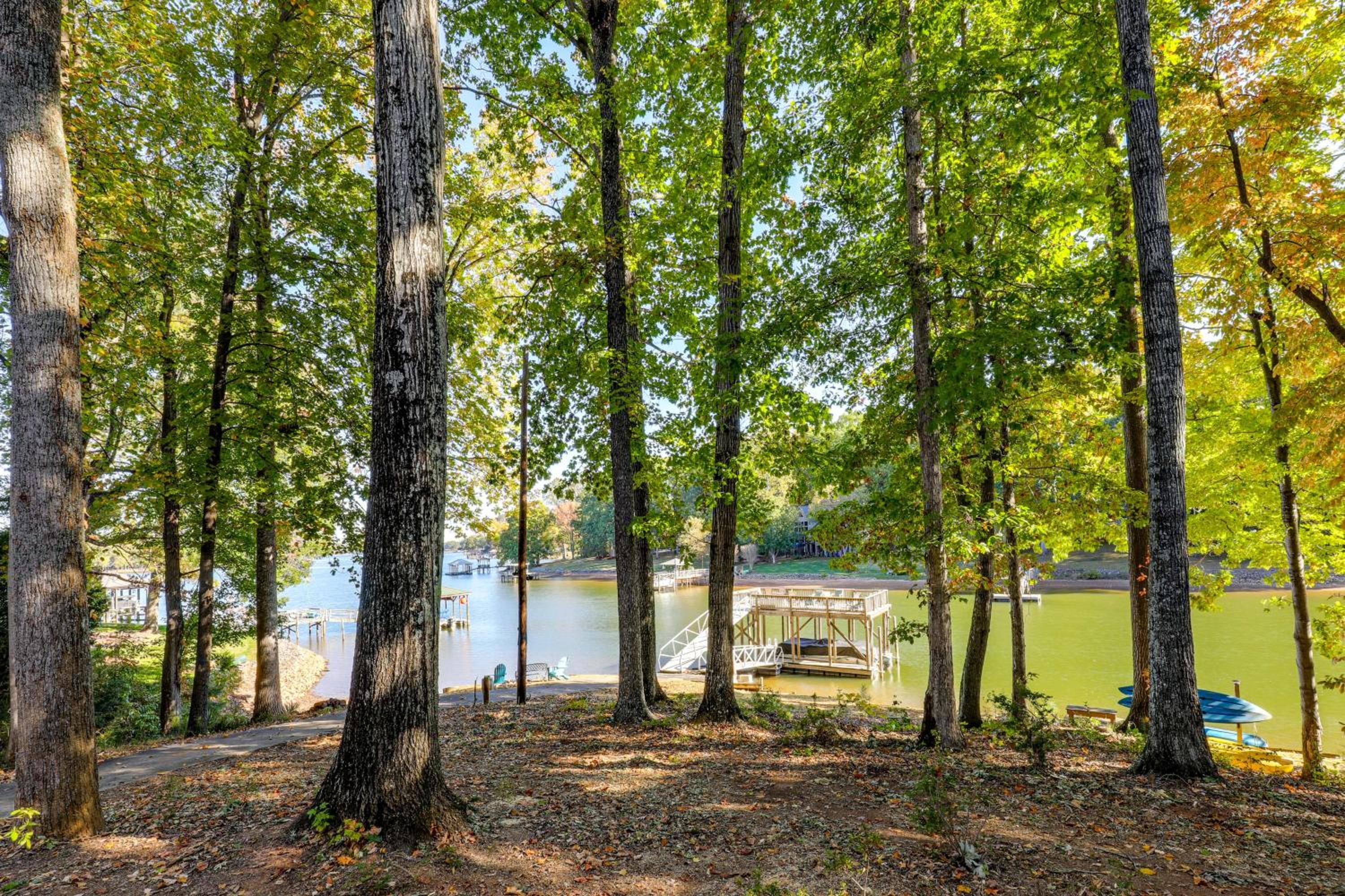 Dock, Views and Fire Pit Retreat on Lake Norman