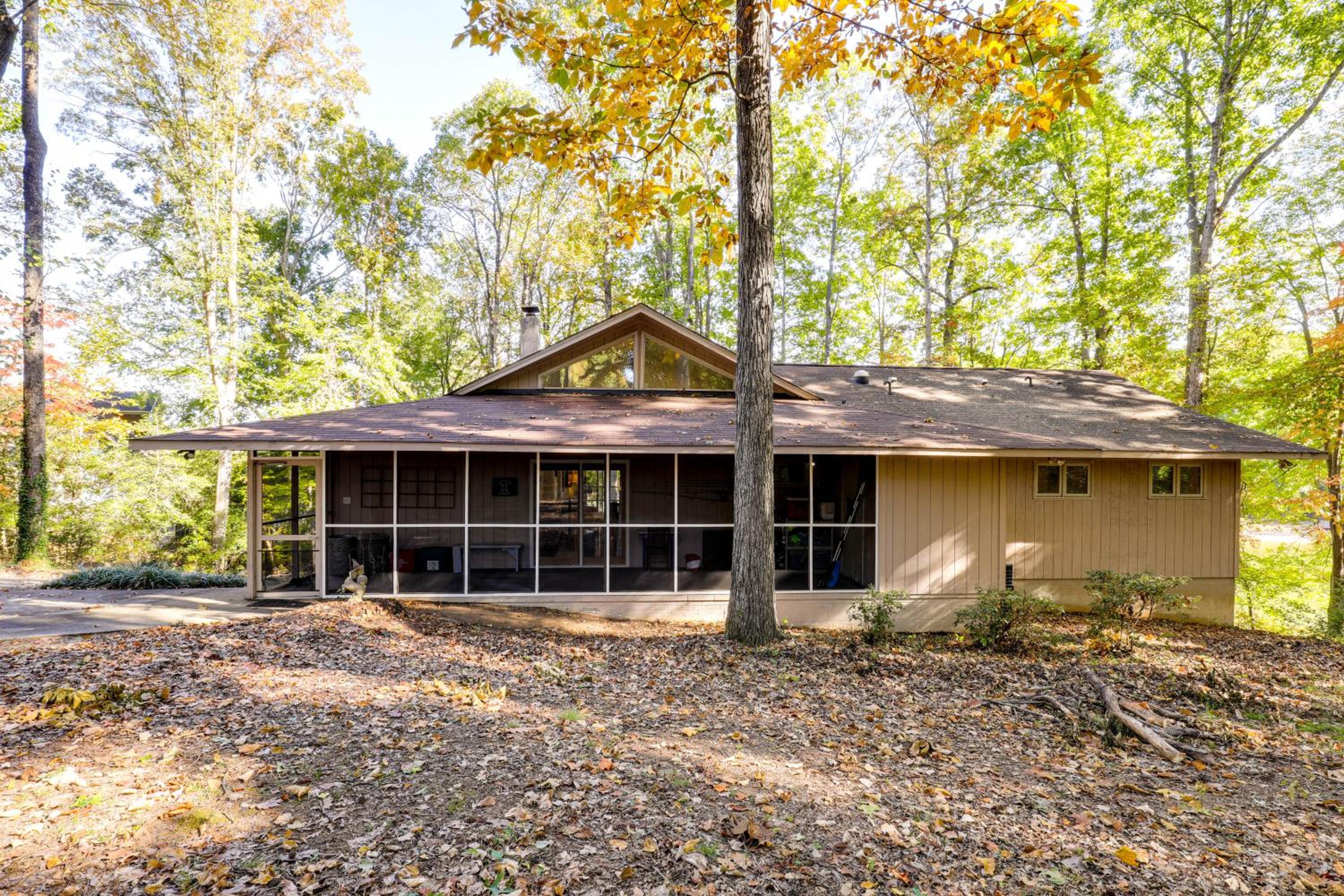Dock, Views and Fire Pit Retreat on Lake Norman