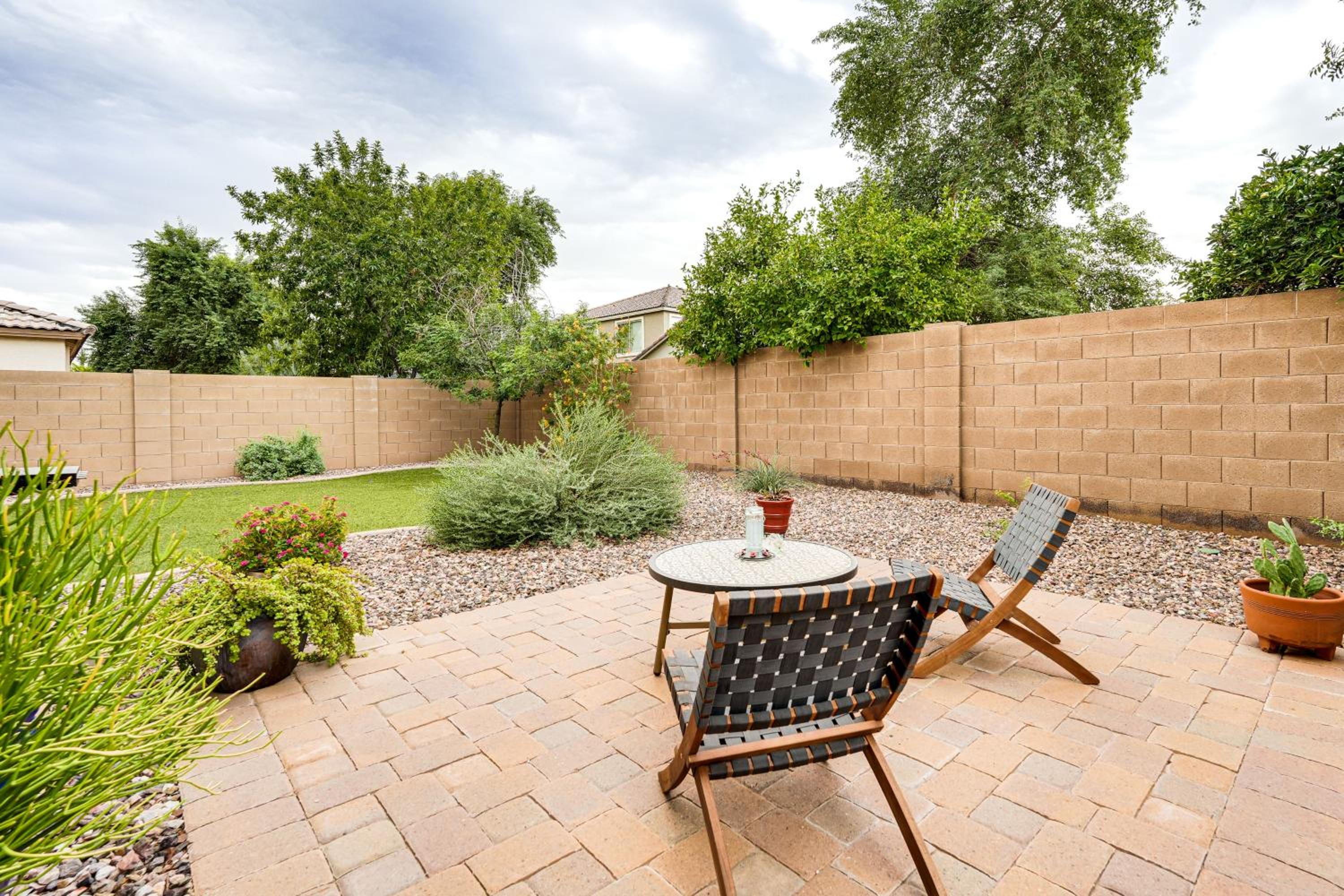 Pool Access! Suburban Home 11 Mi to Dtwn Gilbert