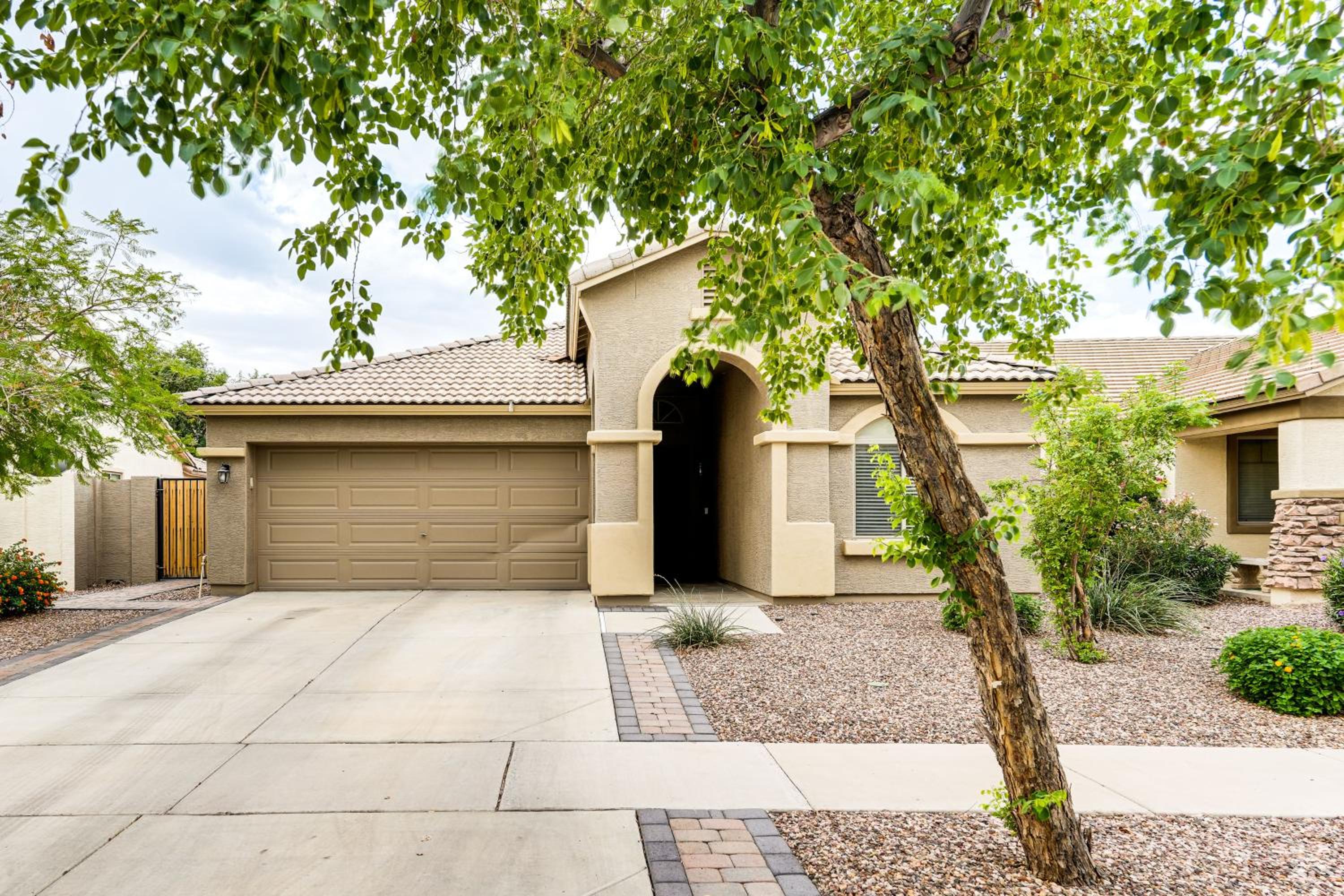 Pool Access! Suburban Home 11 Mi to Dtwn Gilbert