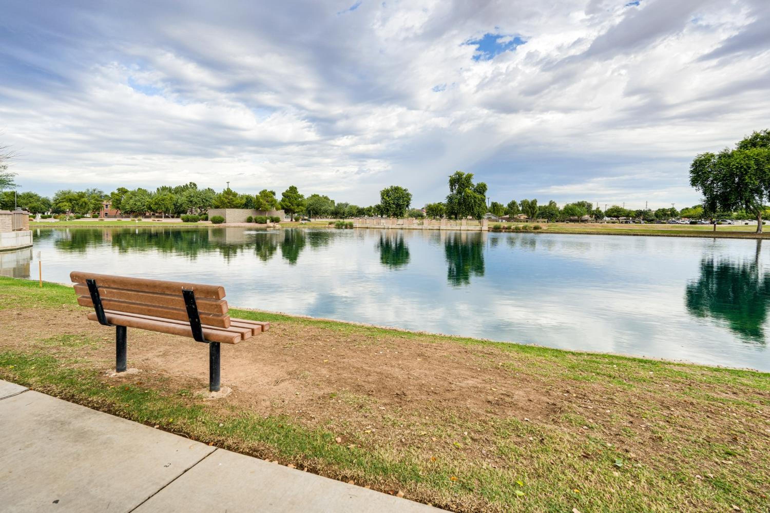 Pool Access! Suburban Home 11 Mi to Dtwn Gilbert