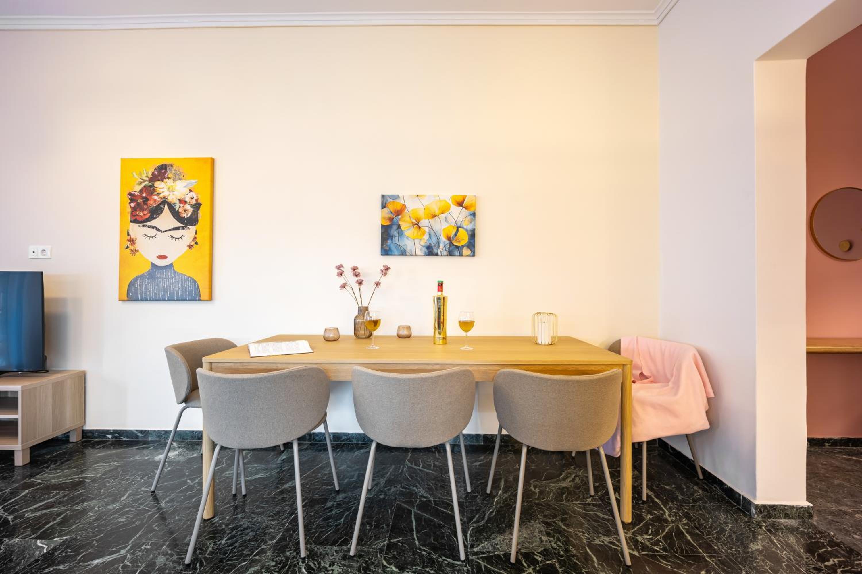 Stylish Luxury Getaway 3BR Apartment 115m
