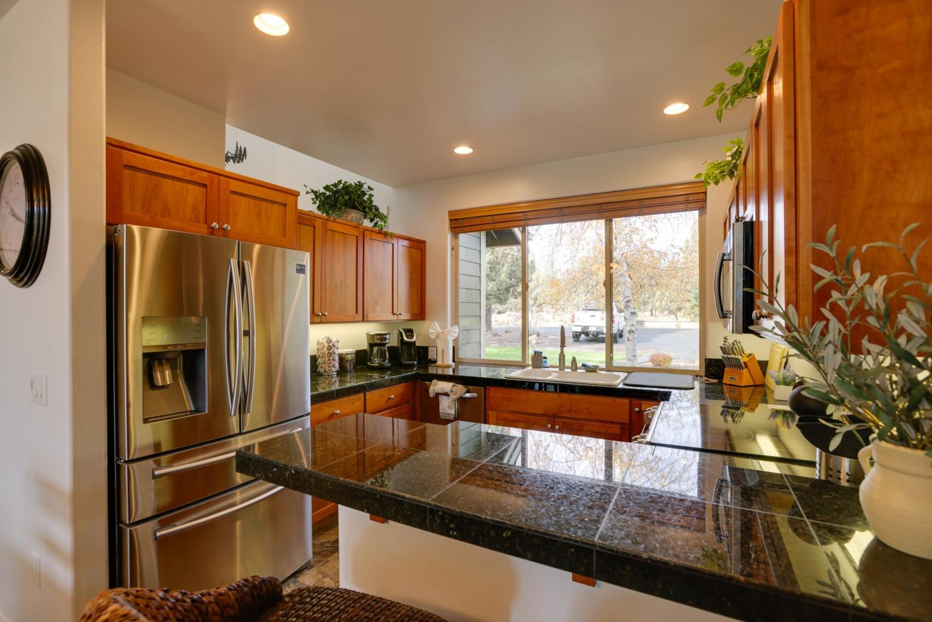 Eagle Crest Retreat Creekside Townhome with Hot Tub
