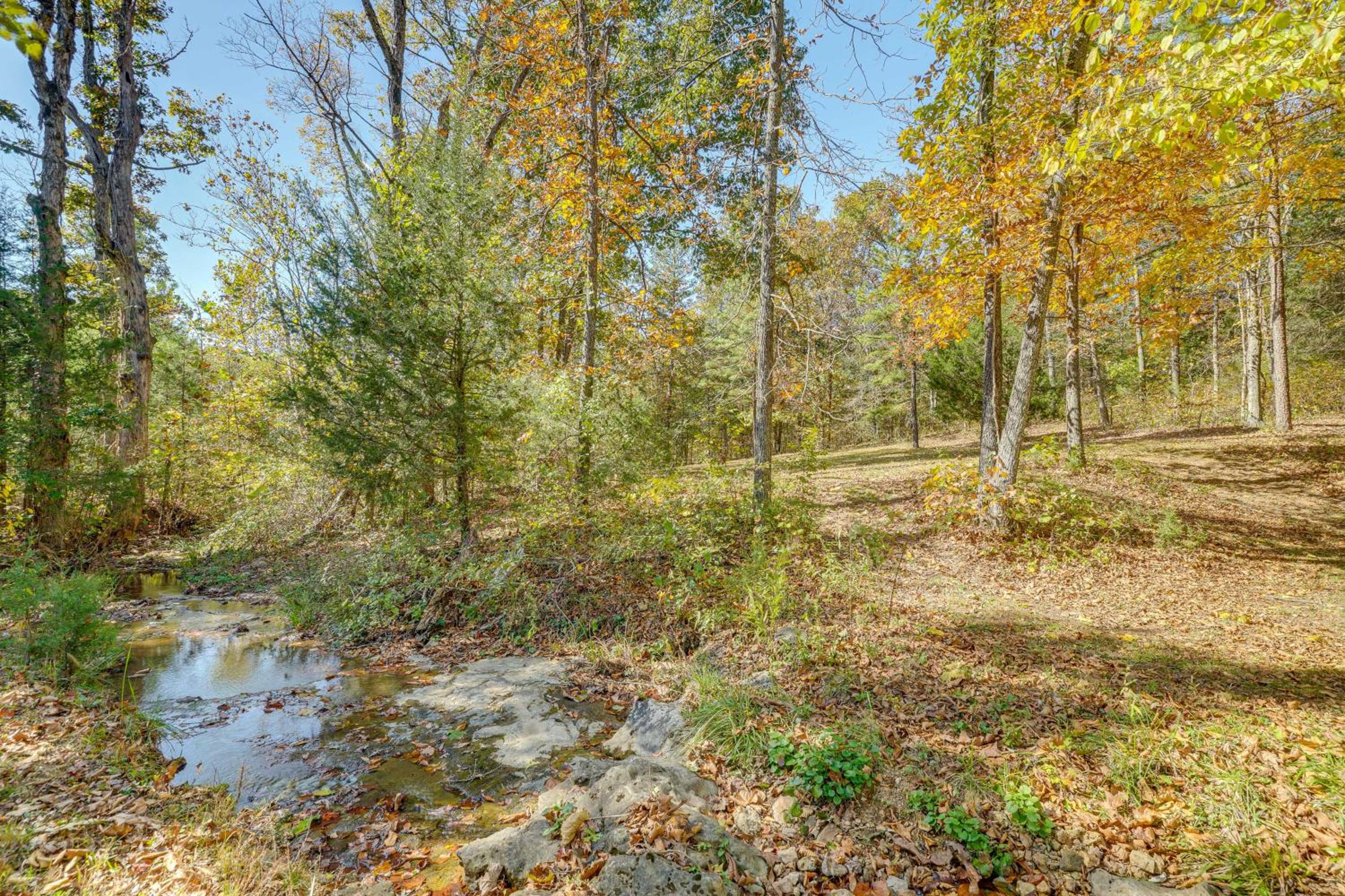 Hunters Welcome! Creekside Missouri Ozarks Cabin