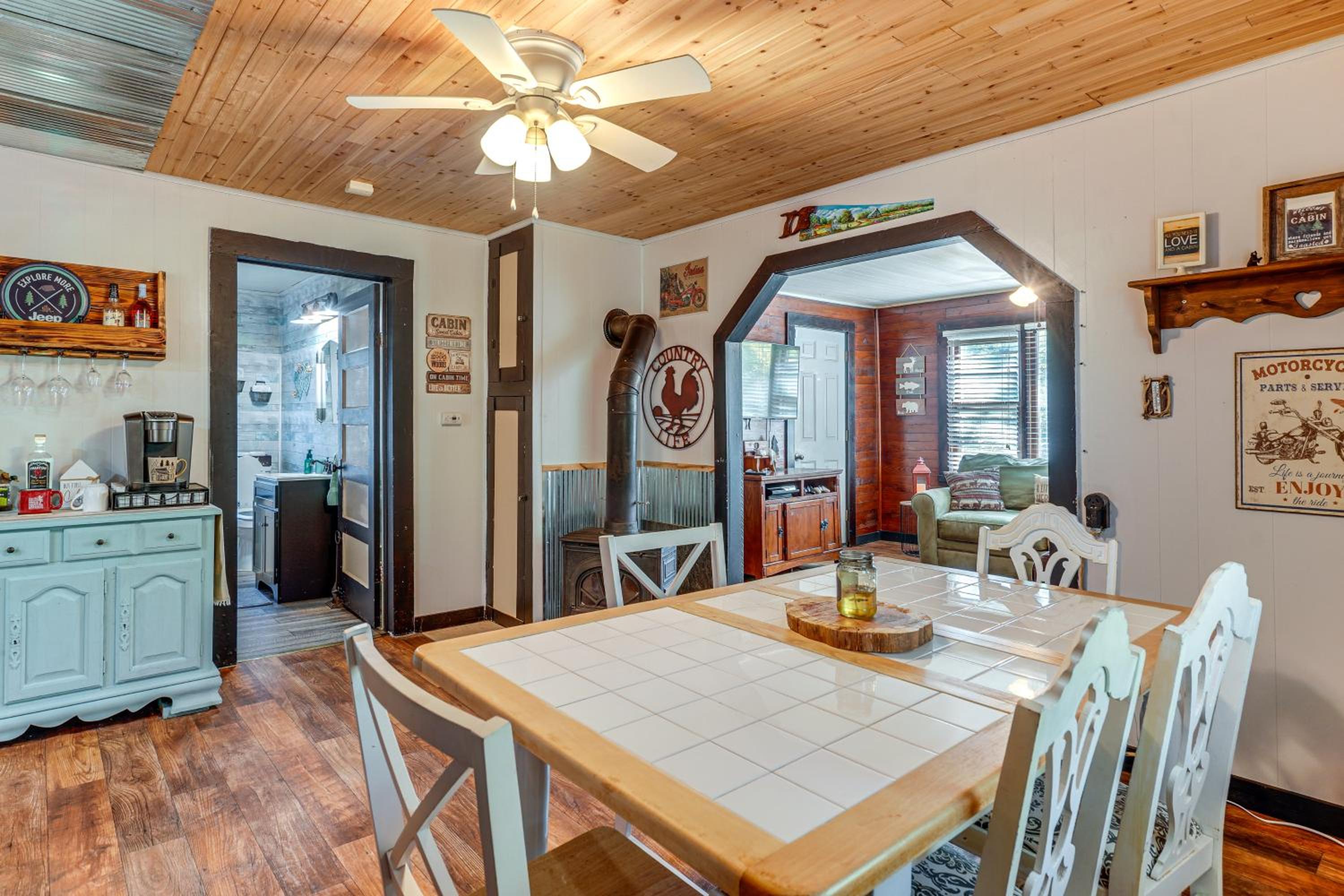 Hunters Welcome! Creekside Missouri Ozarks Cabin