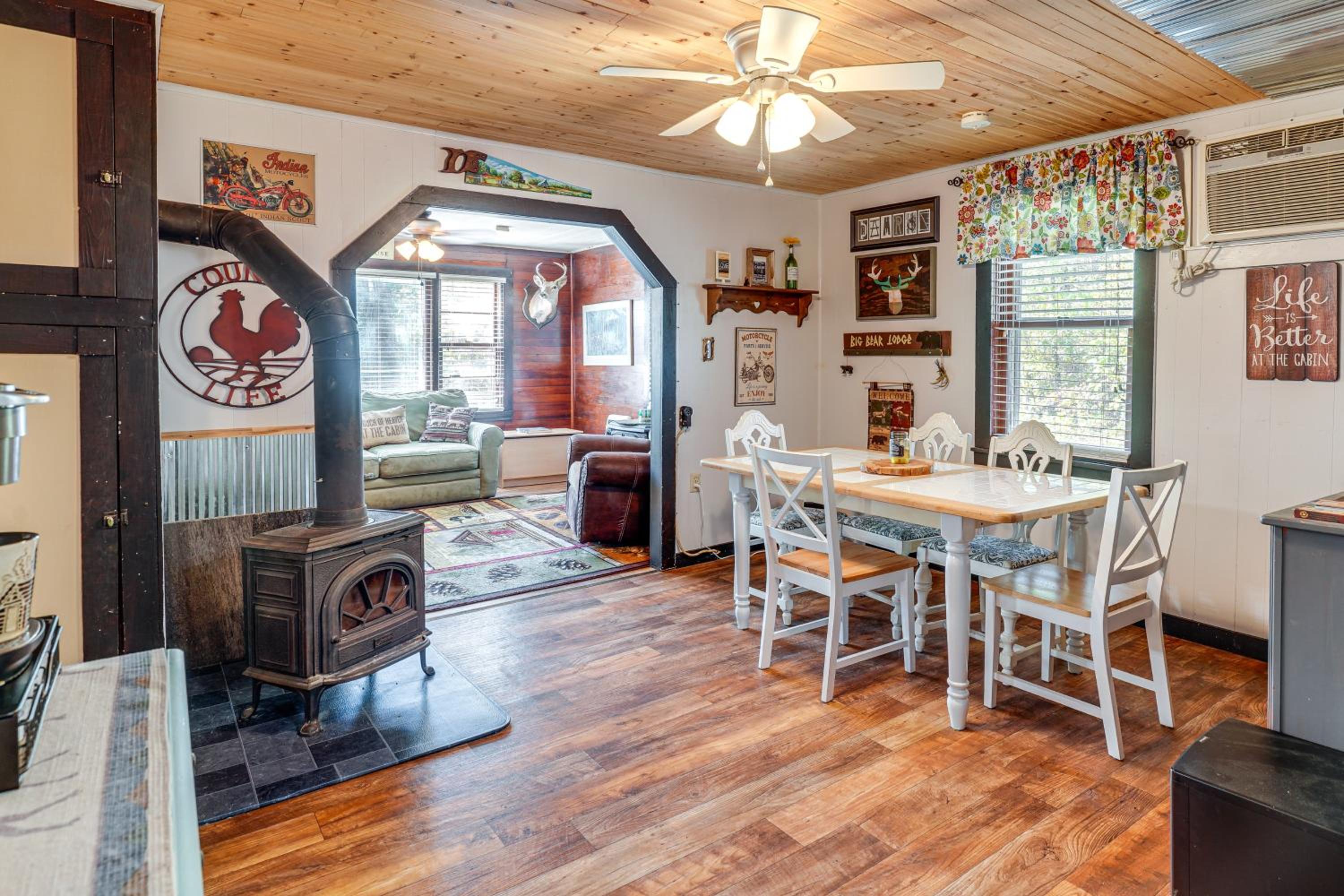 Hunters Welcome! Creekside Missouri Ozarks Cabin