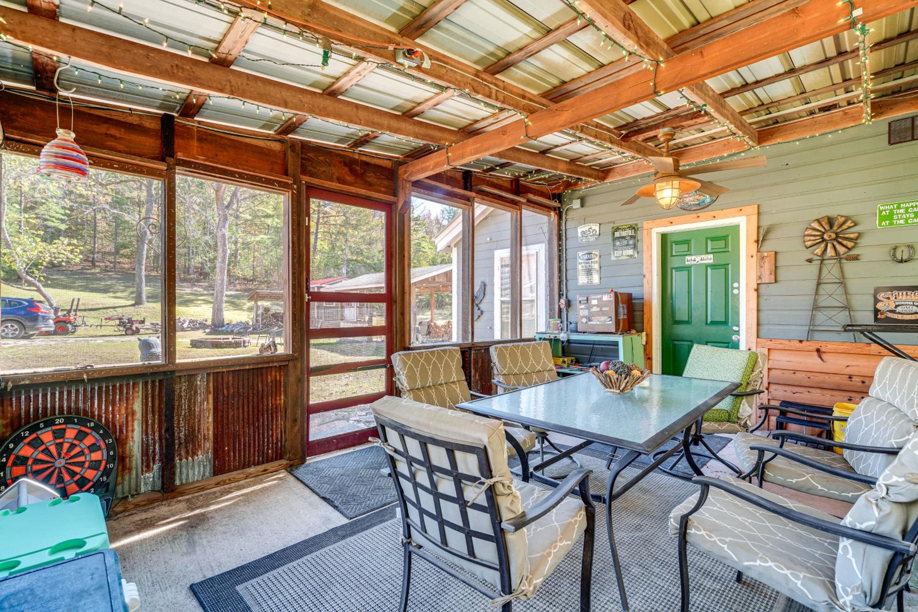 Hunters Welcome! Creekside Missouri Ozarks Cabin