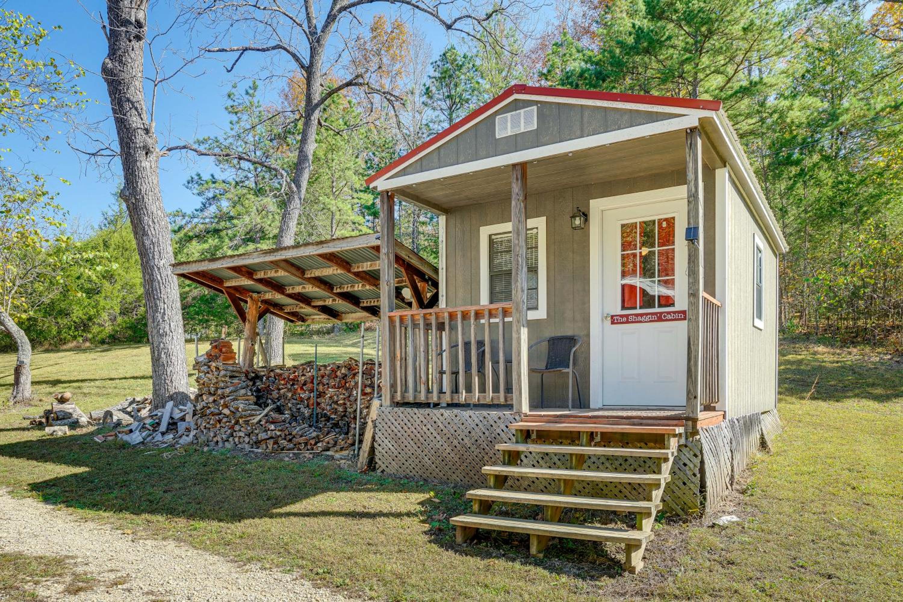 Hunters Welcome! Creekside Missouri Ozarks Cabin